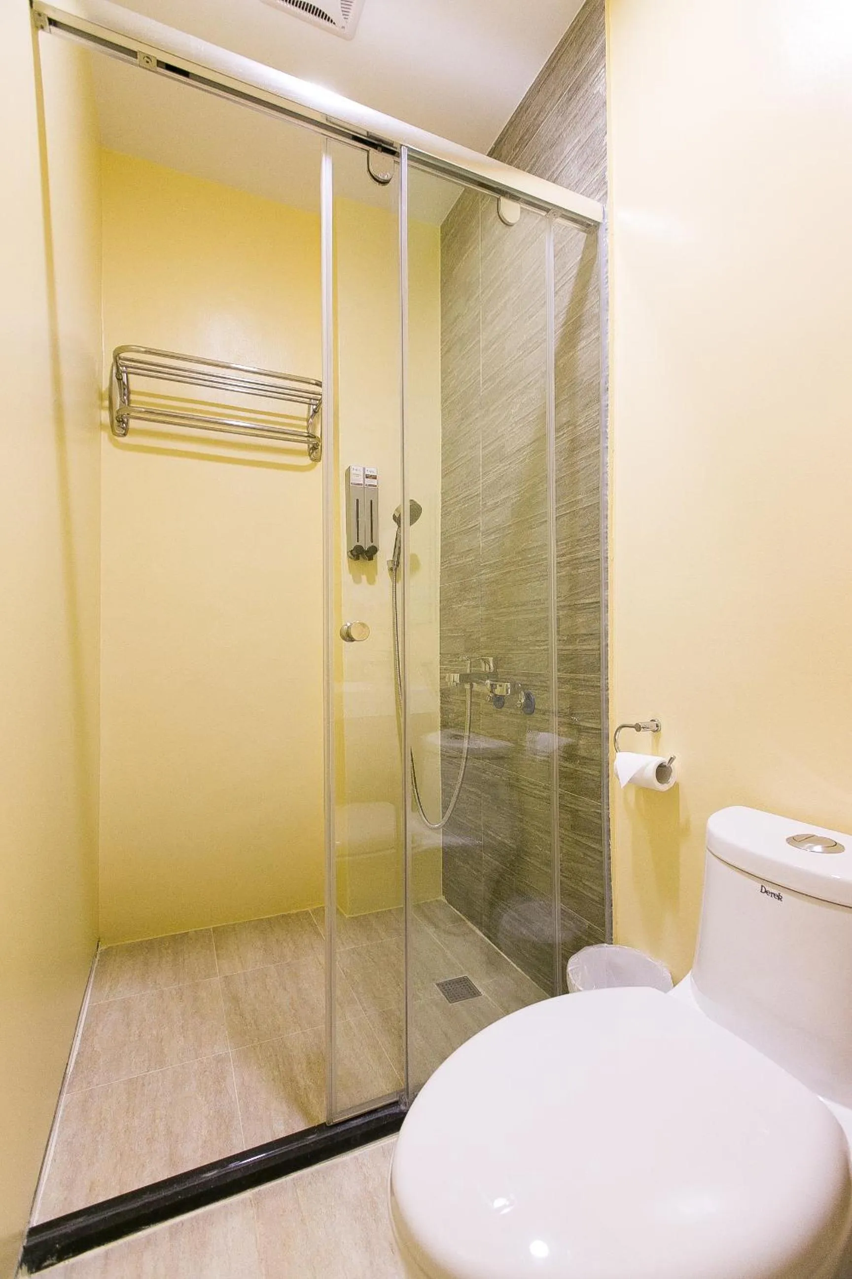 Bathroom in Arch Inn