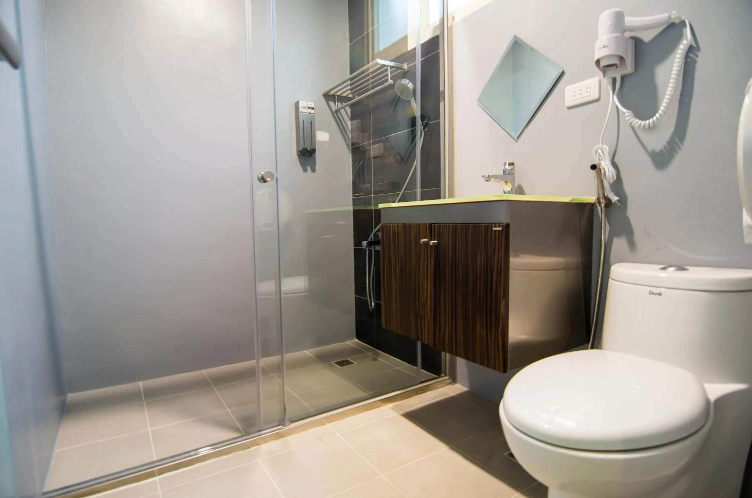 Bathroom in Arch Inn