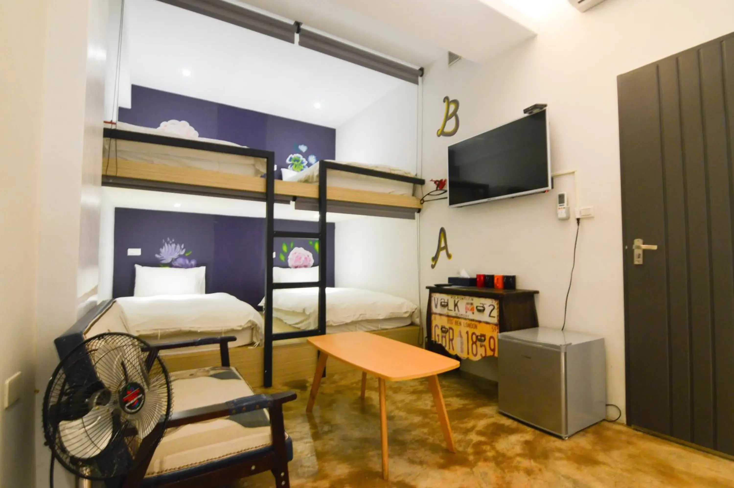 Economy Quadruple Room with Bathroom in Arch Inn Economy Quadruple Room with Bathroom in Arch Inn