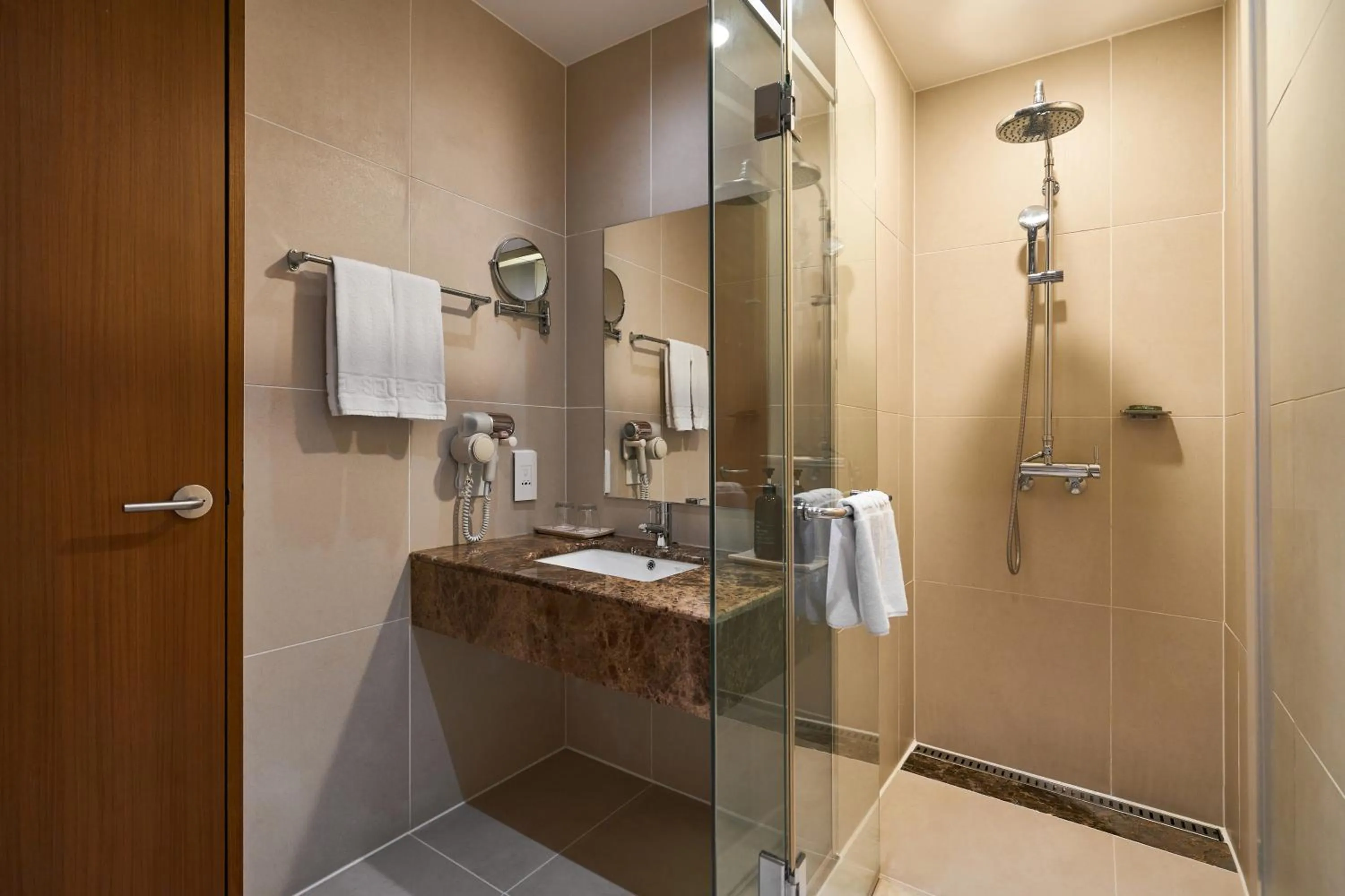 Bathroom in Hotel Square Ansan