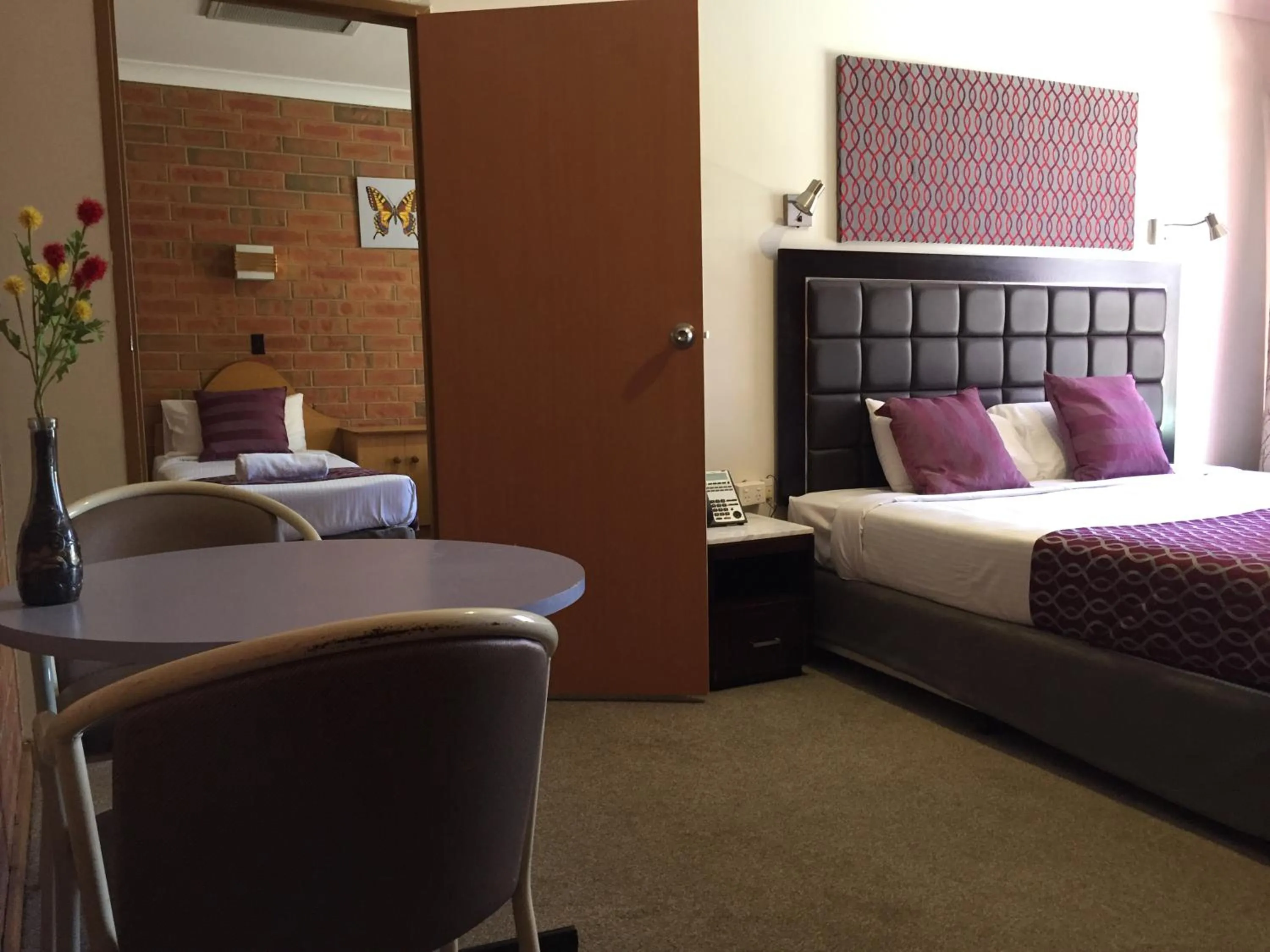 Bed in Pooraka Motor Inn