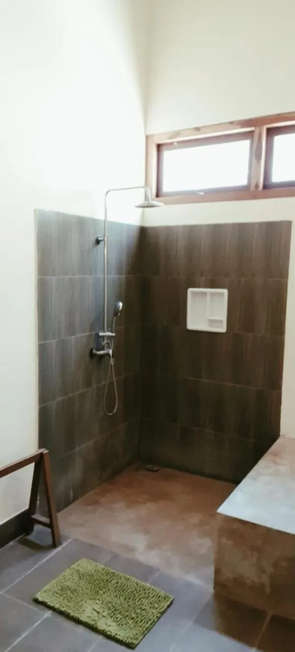 Toilet in Giman Free Beach Resort Pasikuda