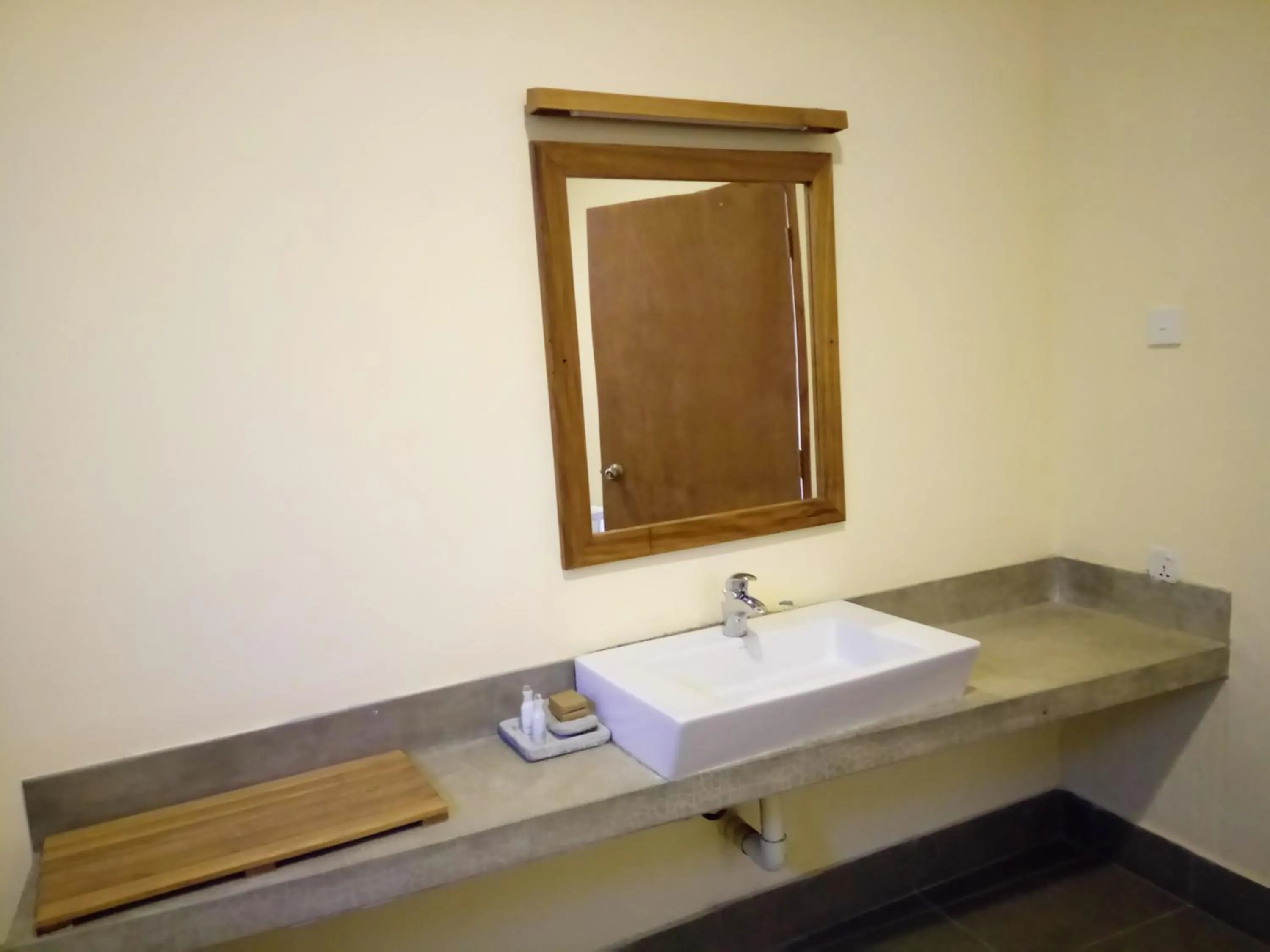 Bathroom in Giman Free Beach Resort Pasikuda