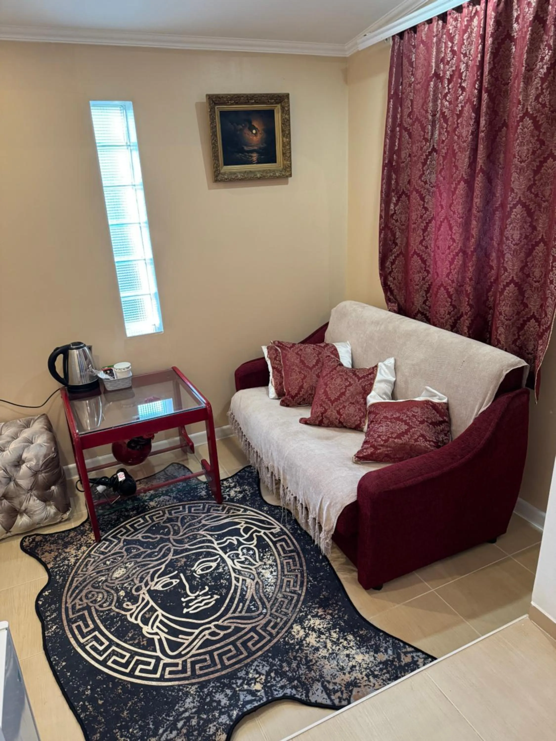 Living room in Diamond Hotel