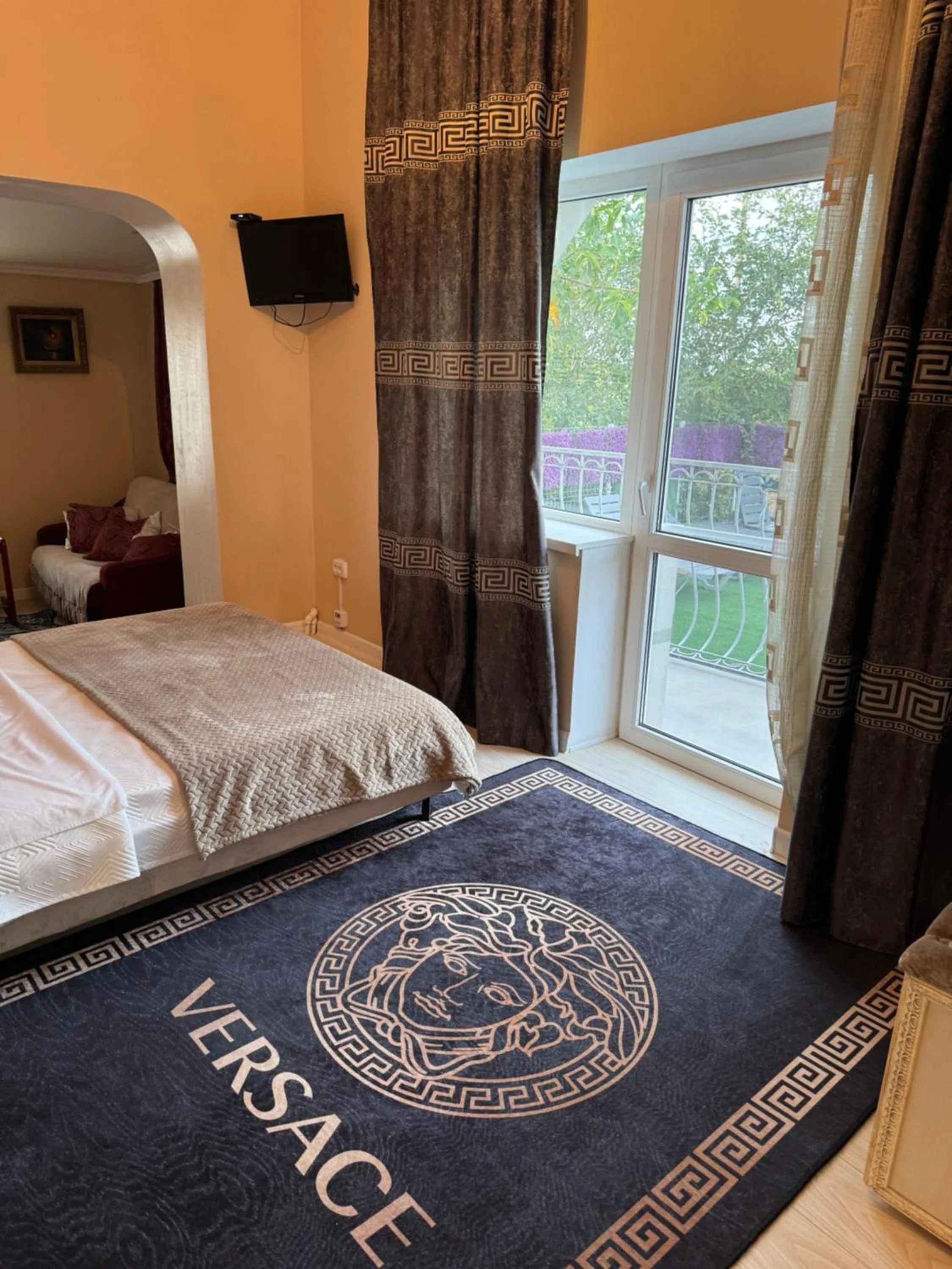 Bed in Diamond Hotel