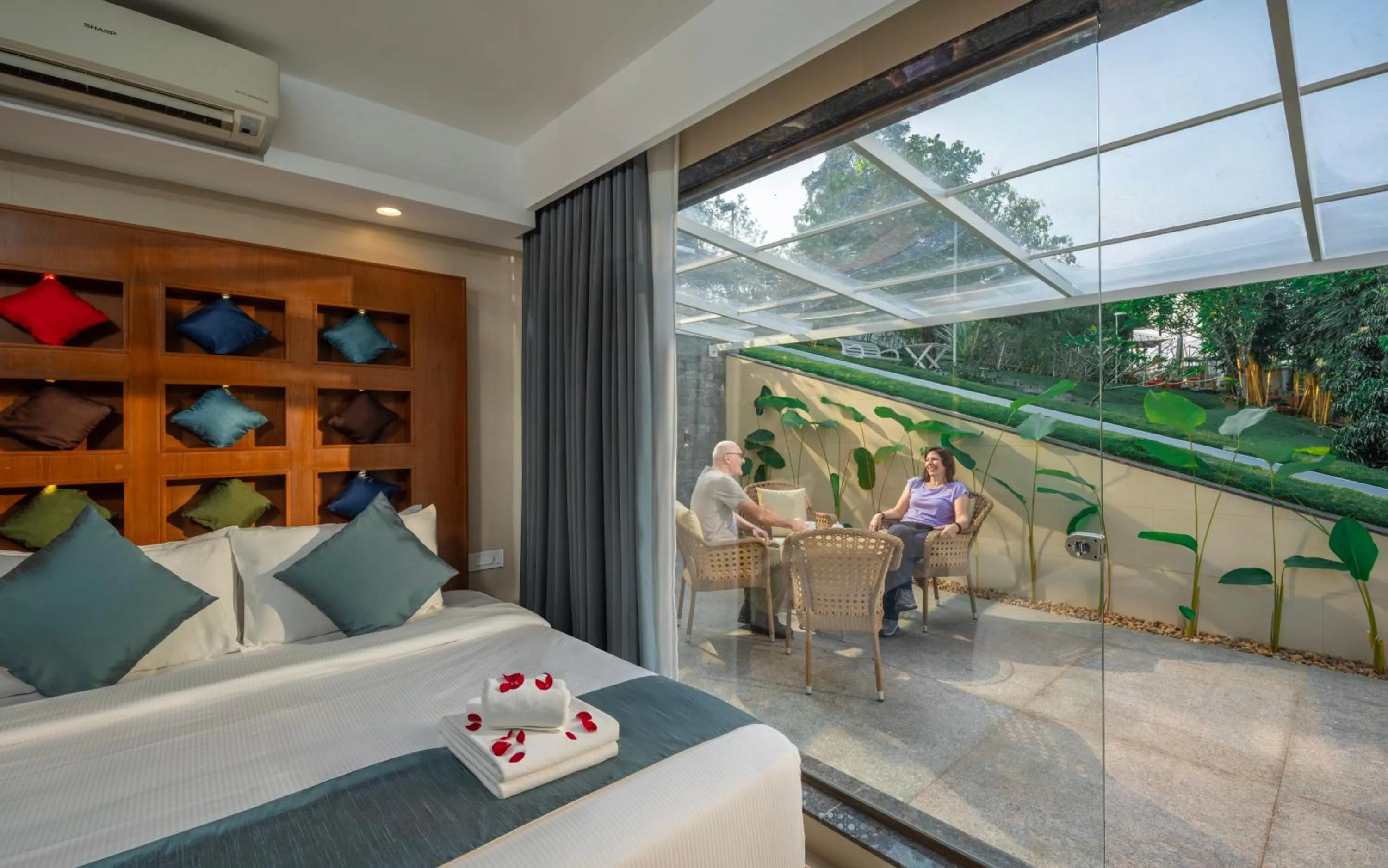 People in The Fog Munnar (Resort & Spa)