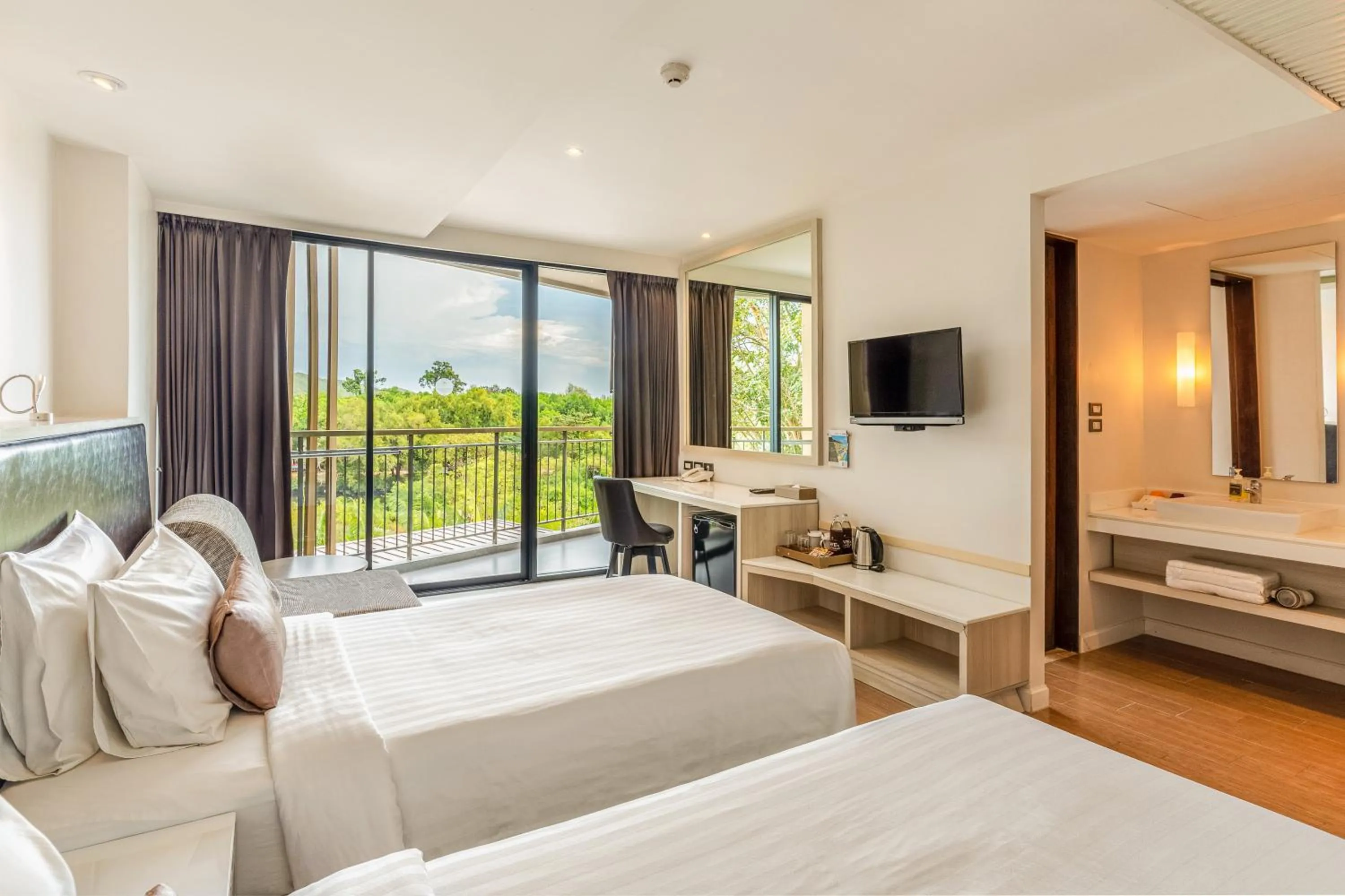 Photo of the whole room, Bed in Sand Dunes Chaolao Beach Resort