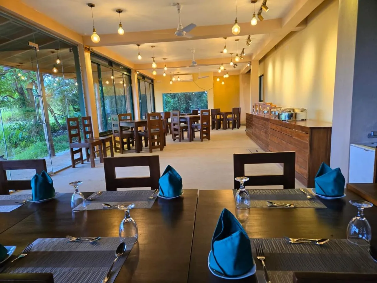 Restaurant/places to eat in Wilpattu Tree House