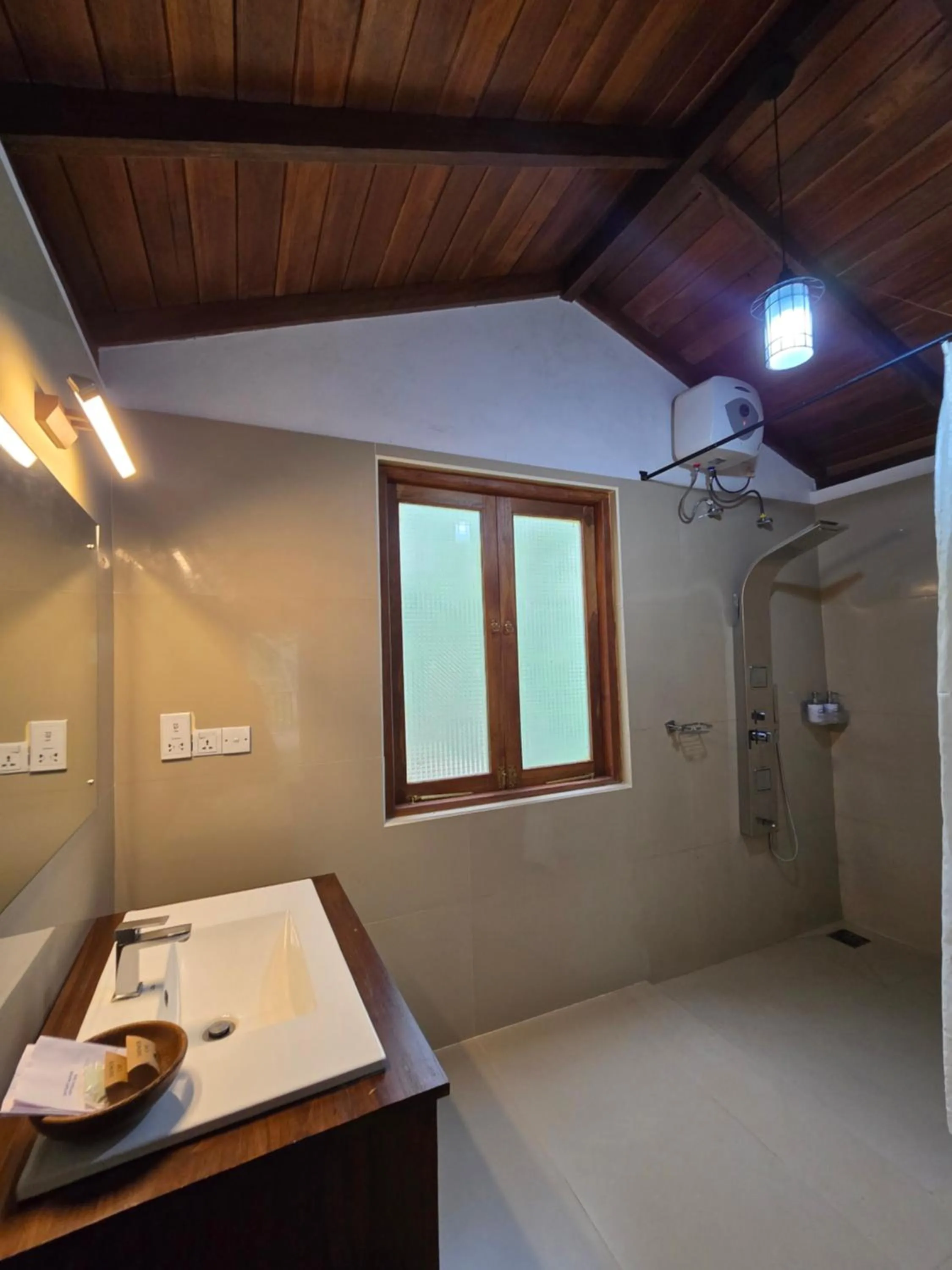Bathroom in Wilpattu Tree House