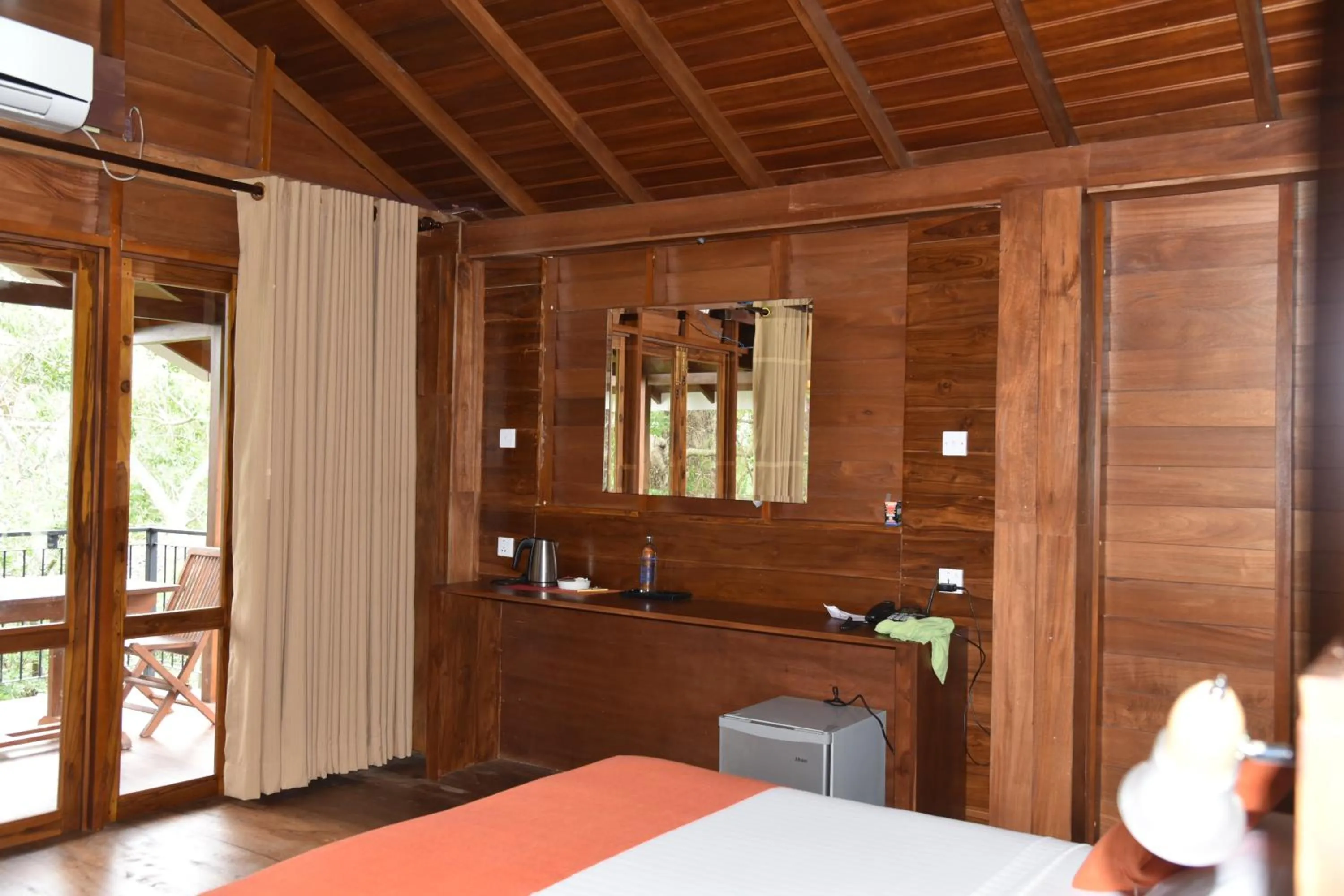 Bedroom, Bed in Wilpattu Tree House