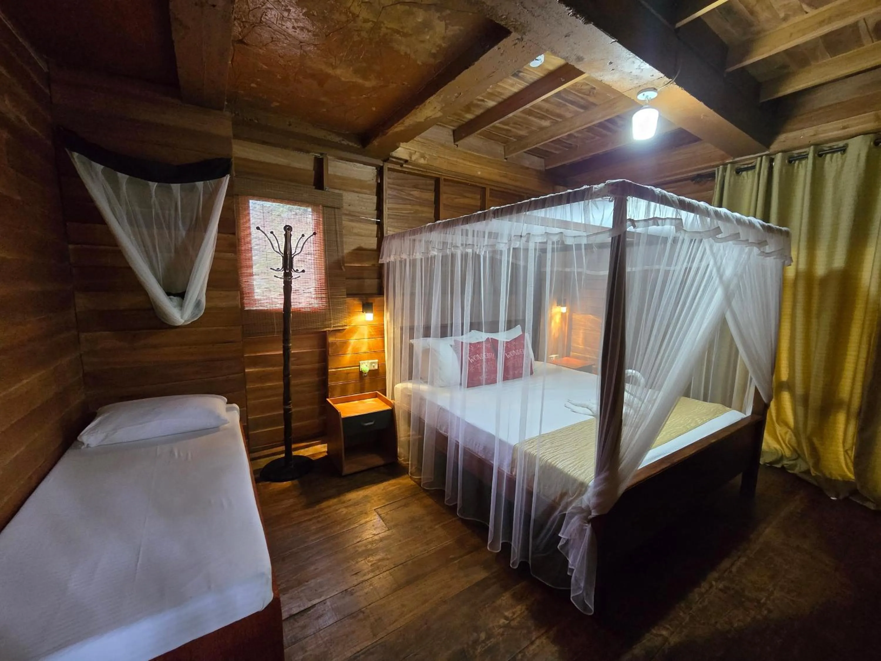 Bedroom, Bed in Wilpattu Tree House