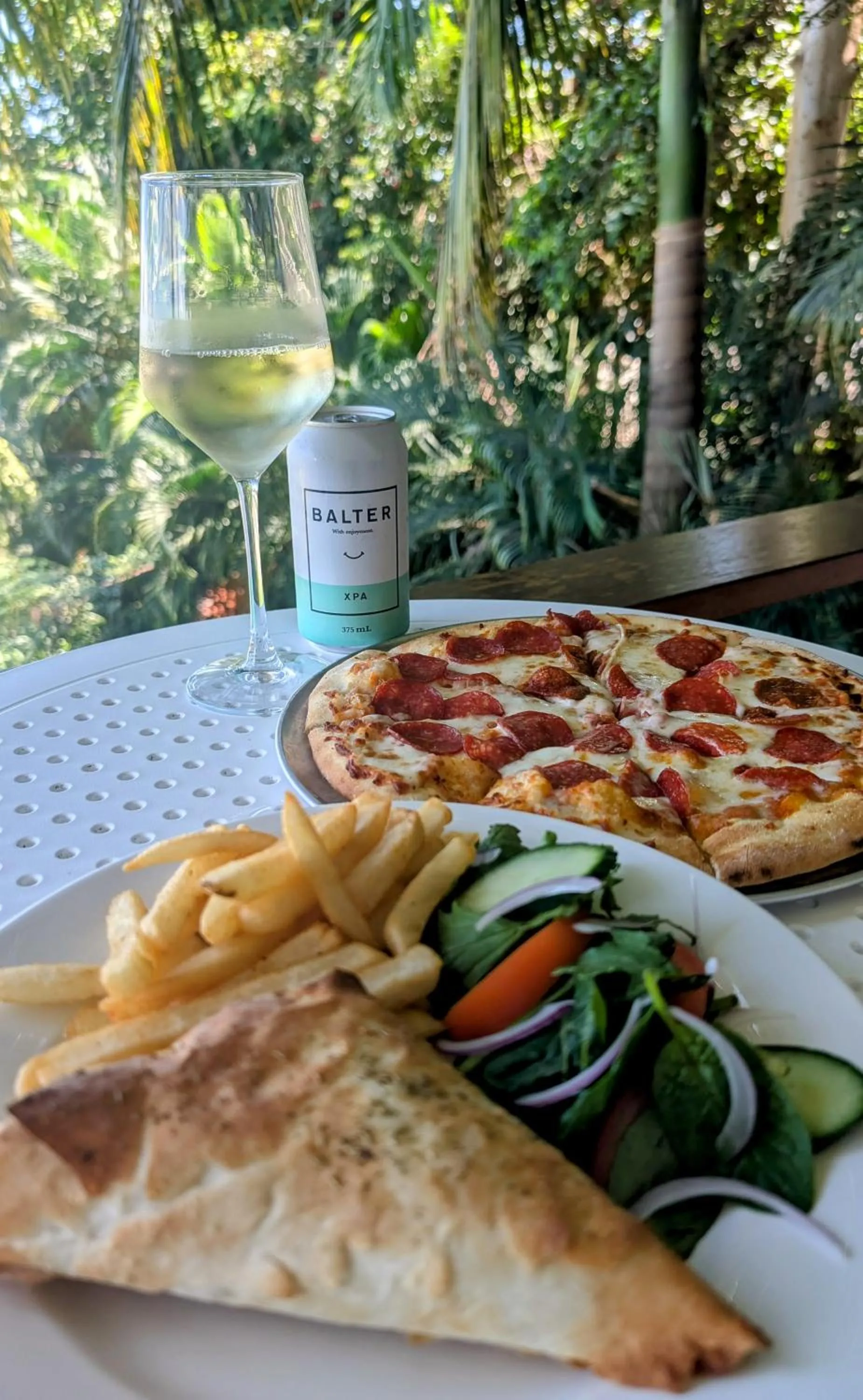 Lounge or bar in NRMA Airlie Beach Holiday Park