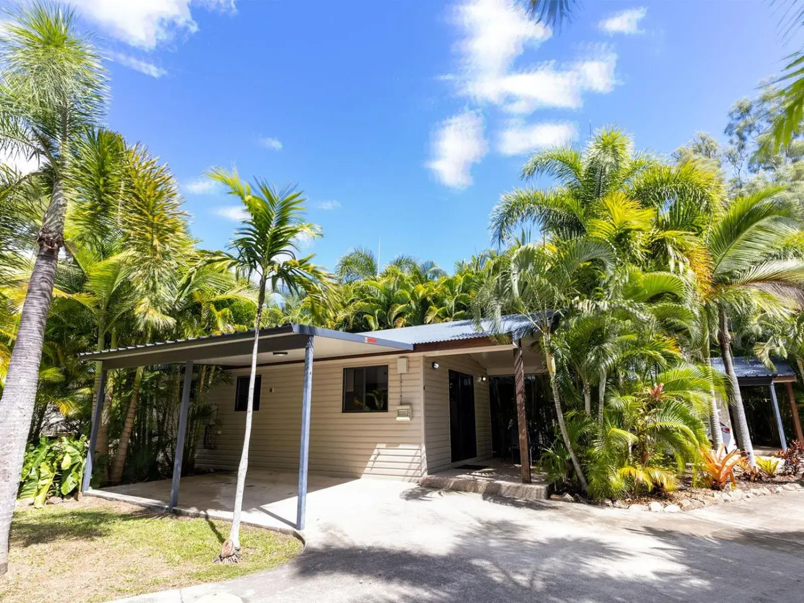 Bungalow Accessible - Sleeps Three in NRMA Airlie Beach Holiday Park Bungalow Accessible - Sleeps Three in NRMA Airlie Beach Holiday Park