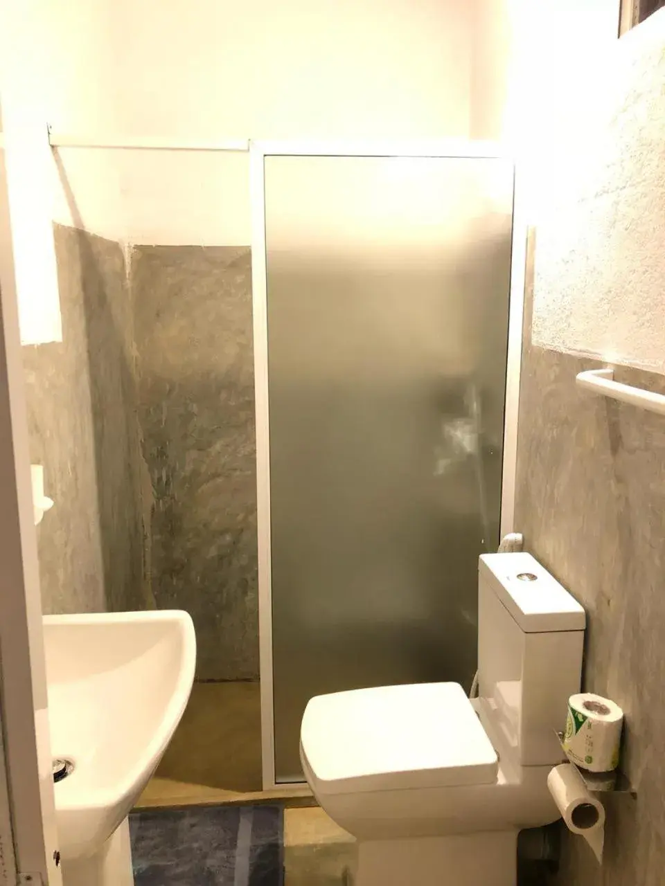 Standard Twin Room in Holiday Inn Unawatuna Standard Twin Room in Holiday Inn Unawatuna