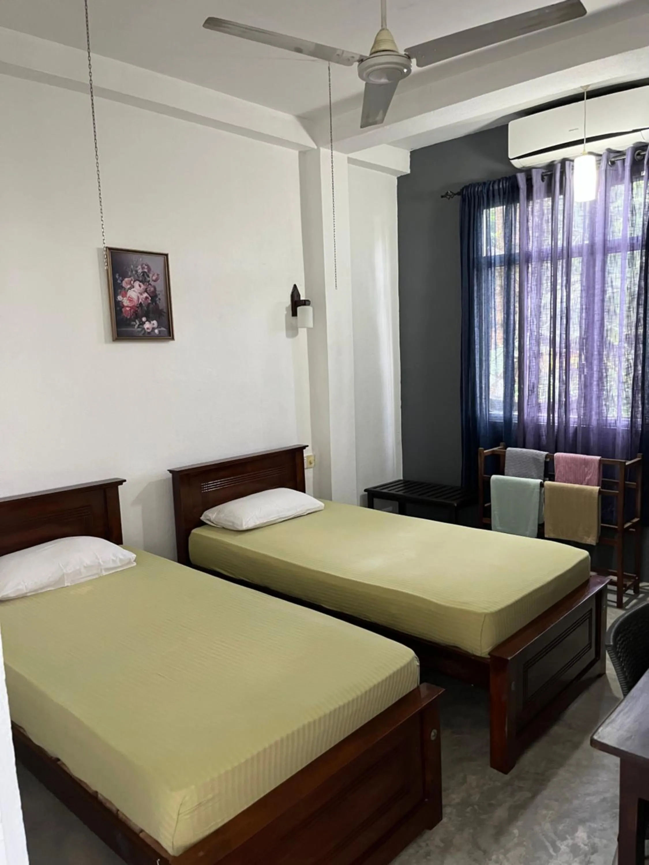 Bed in Holiday Inn Unawatuna