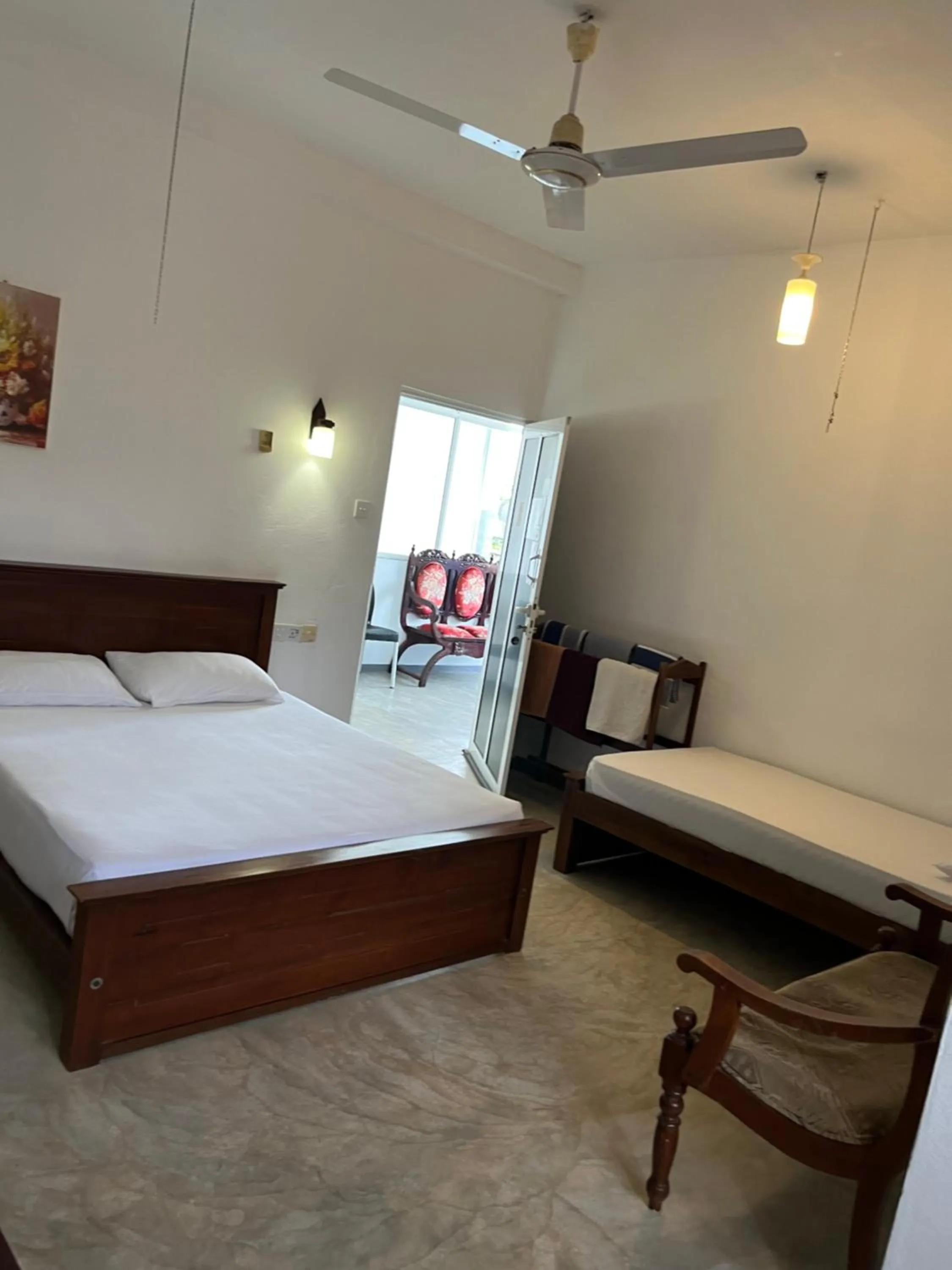 Bed in Holiday Inn Unawatuna