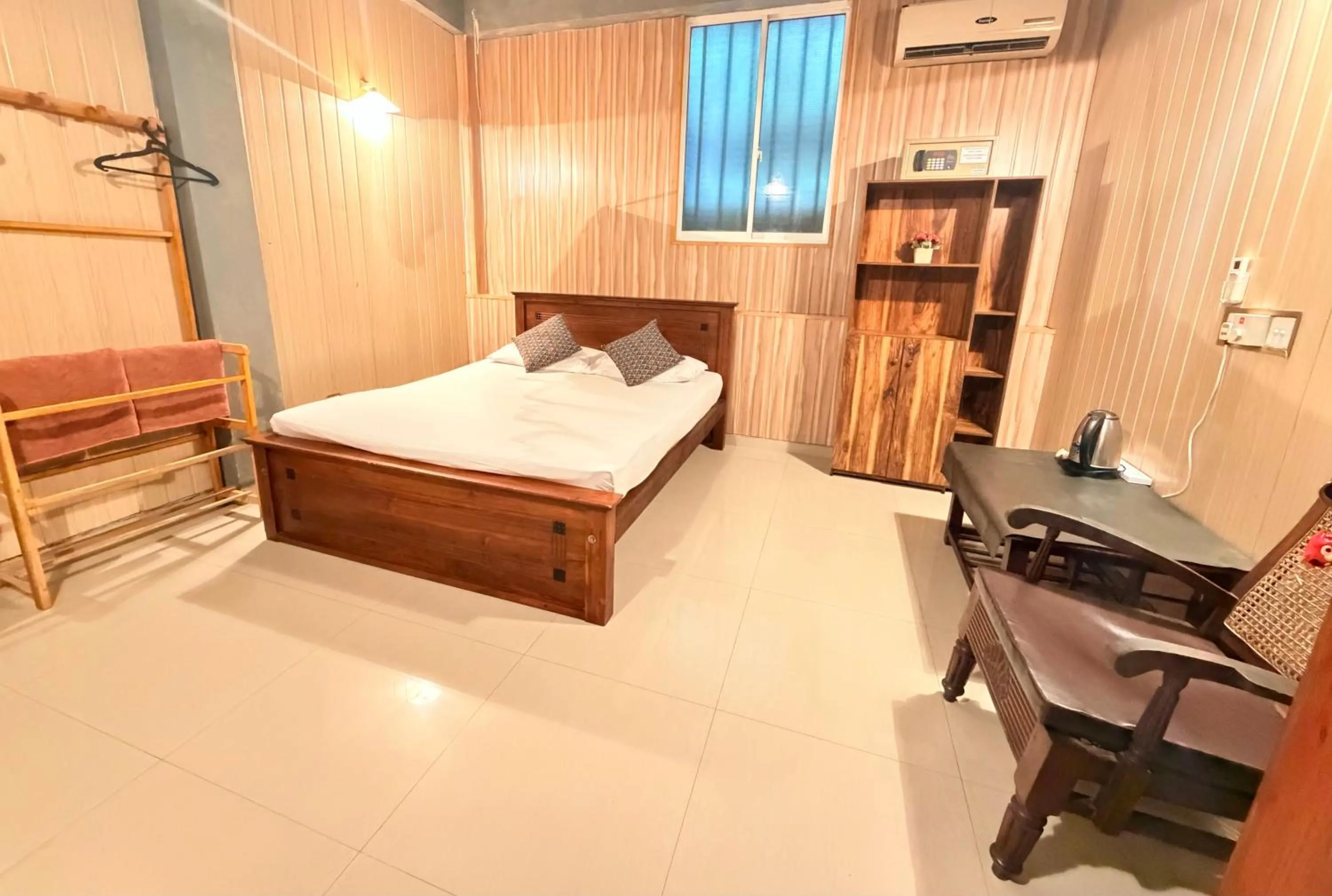 Bed in Holiday Inn Unawatuna