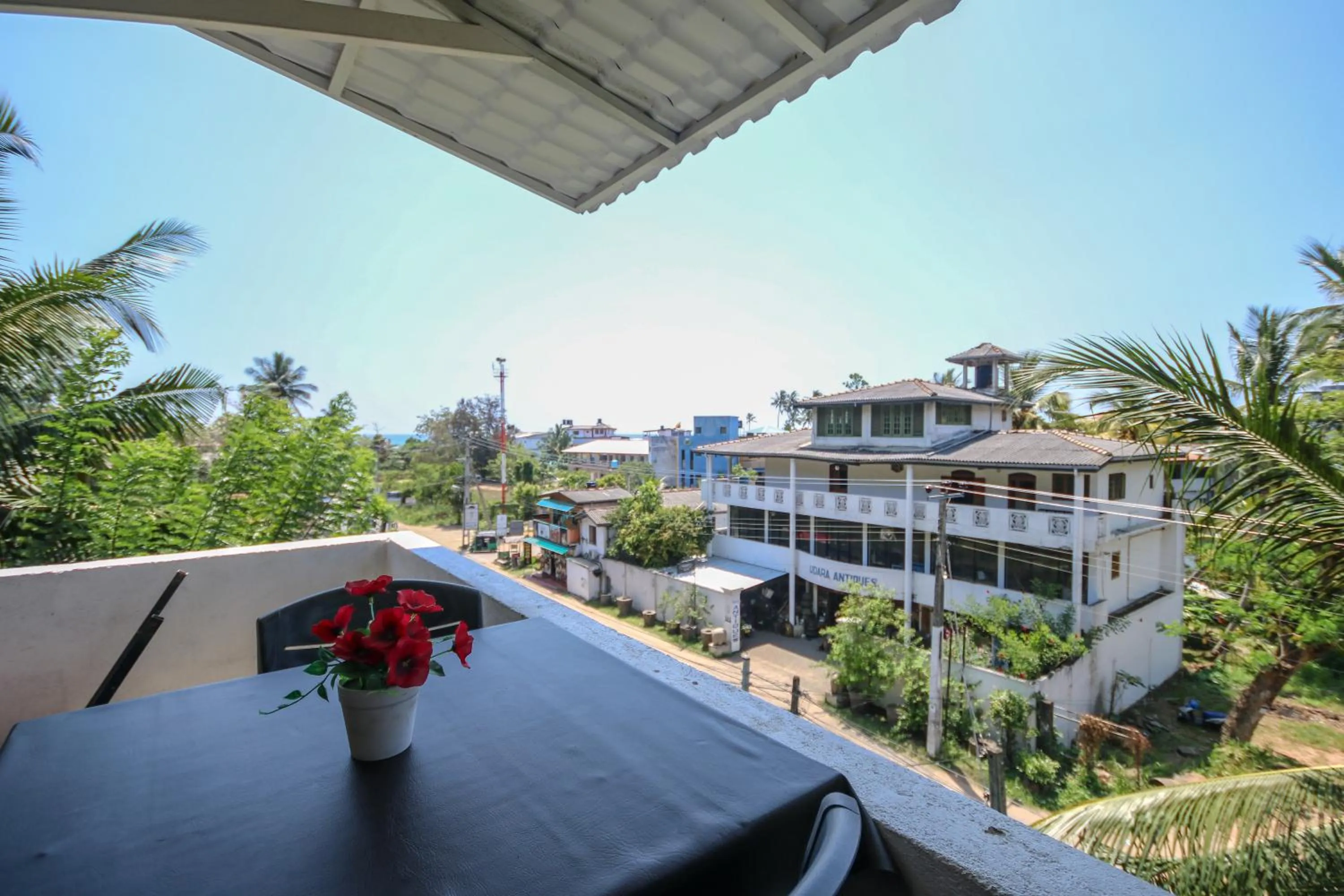 Sea view in Holiday Inn Unawatuna