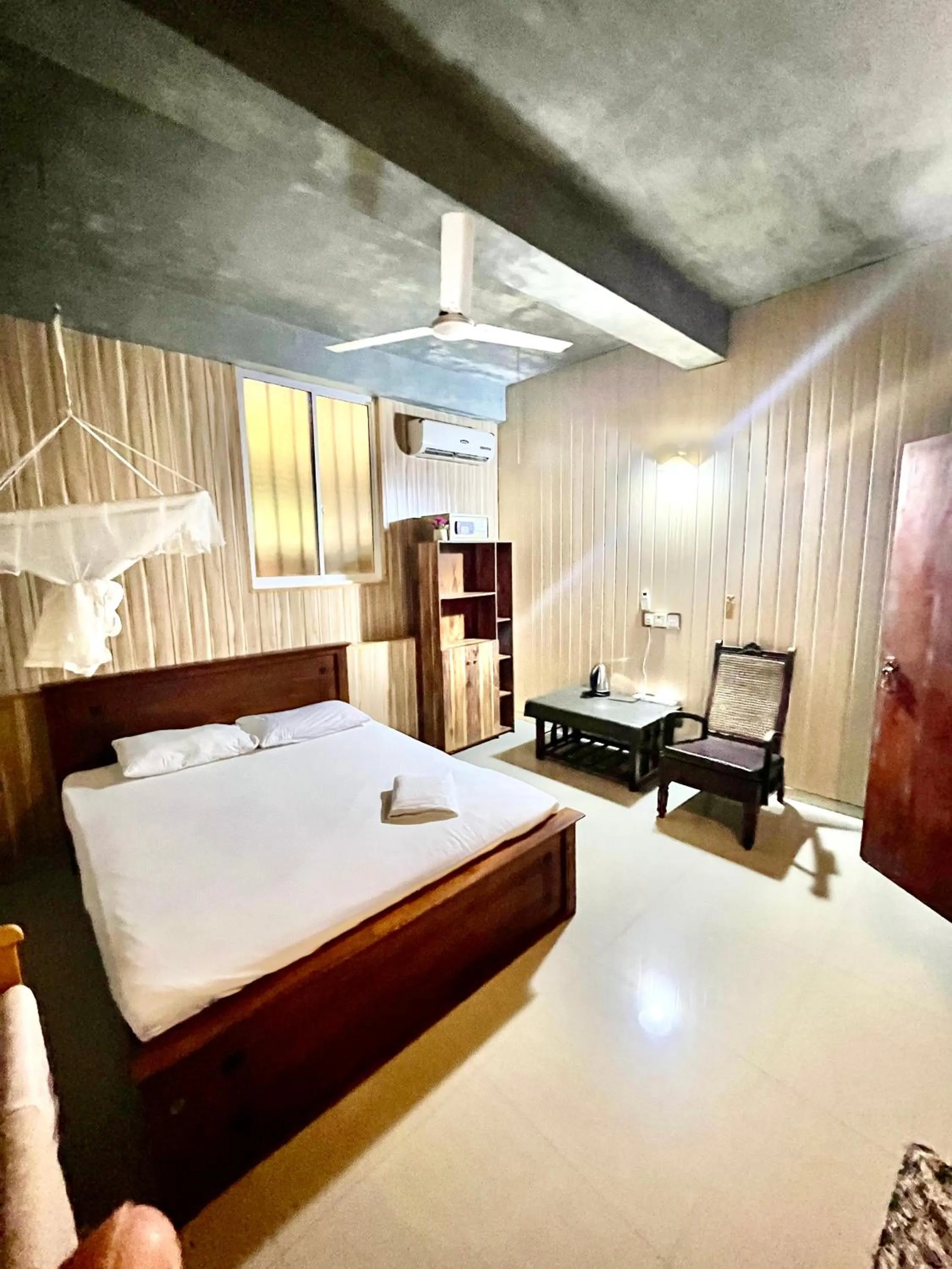 Bed in Holiday Inn Unawatuna