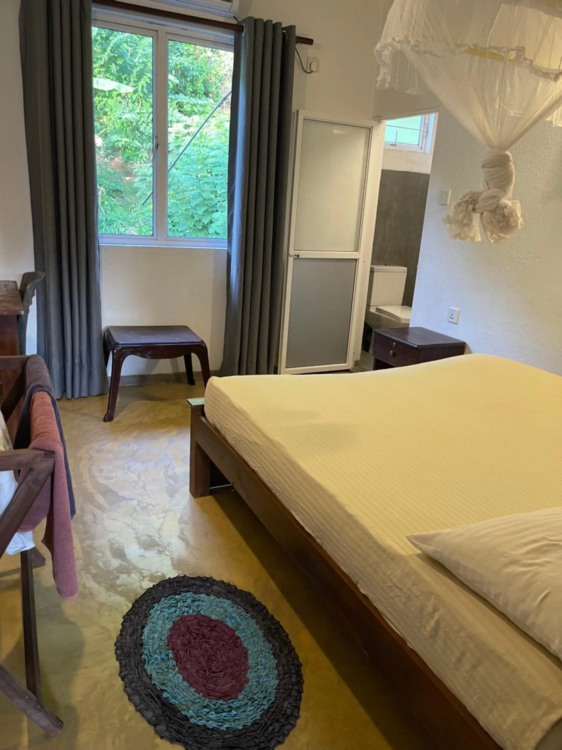 Bed in Holiday Inn Unawatuna