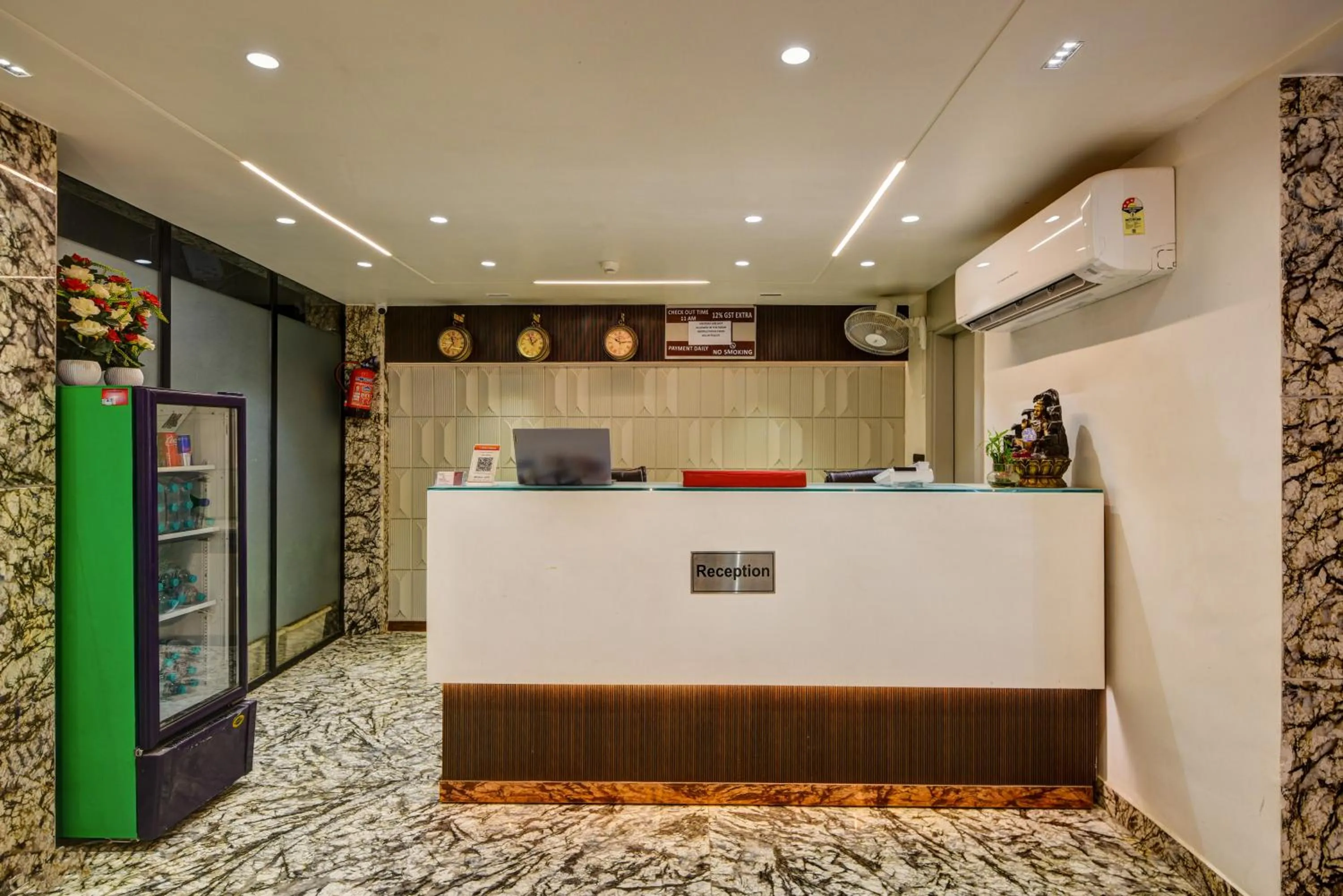 Lobby or reception in Hotel Mehul International -Near New Delhi Railway Station, Paharganj & Connaught Place