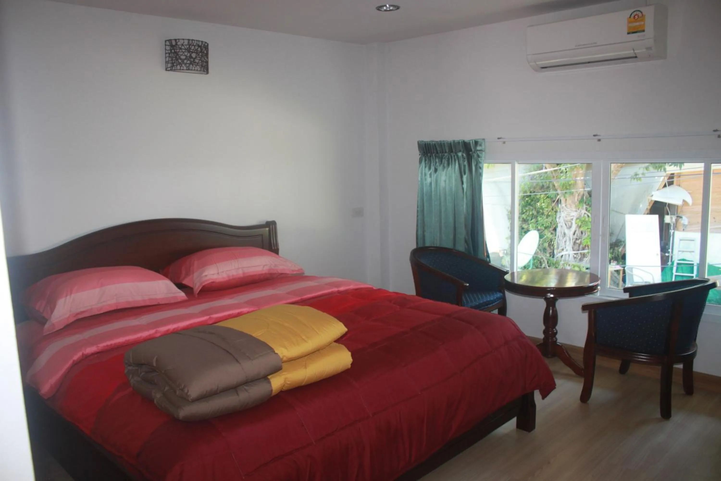 Day, Bed in Nong Nuey Rooms