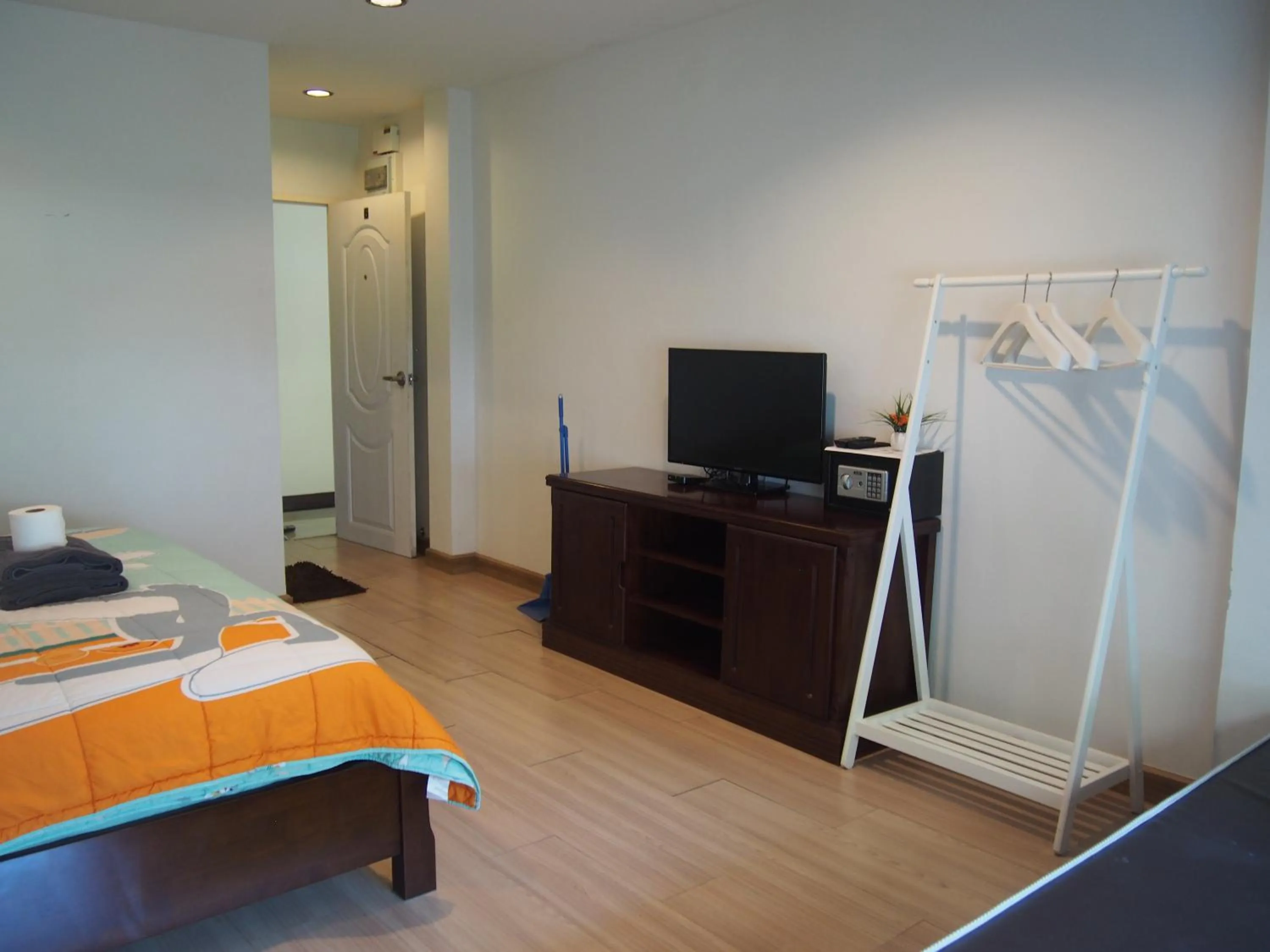 TV and multimedia, Bed in Nong Nuey Rooms