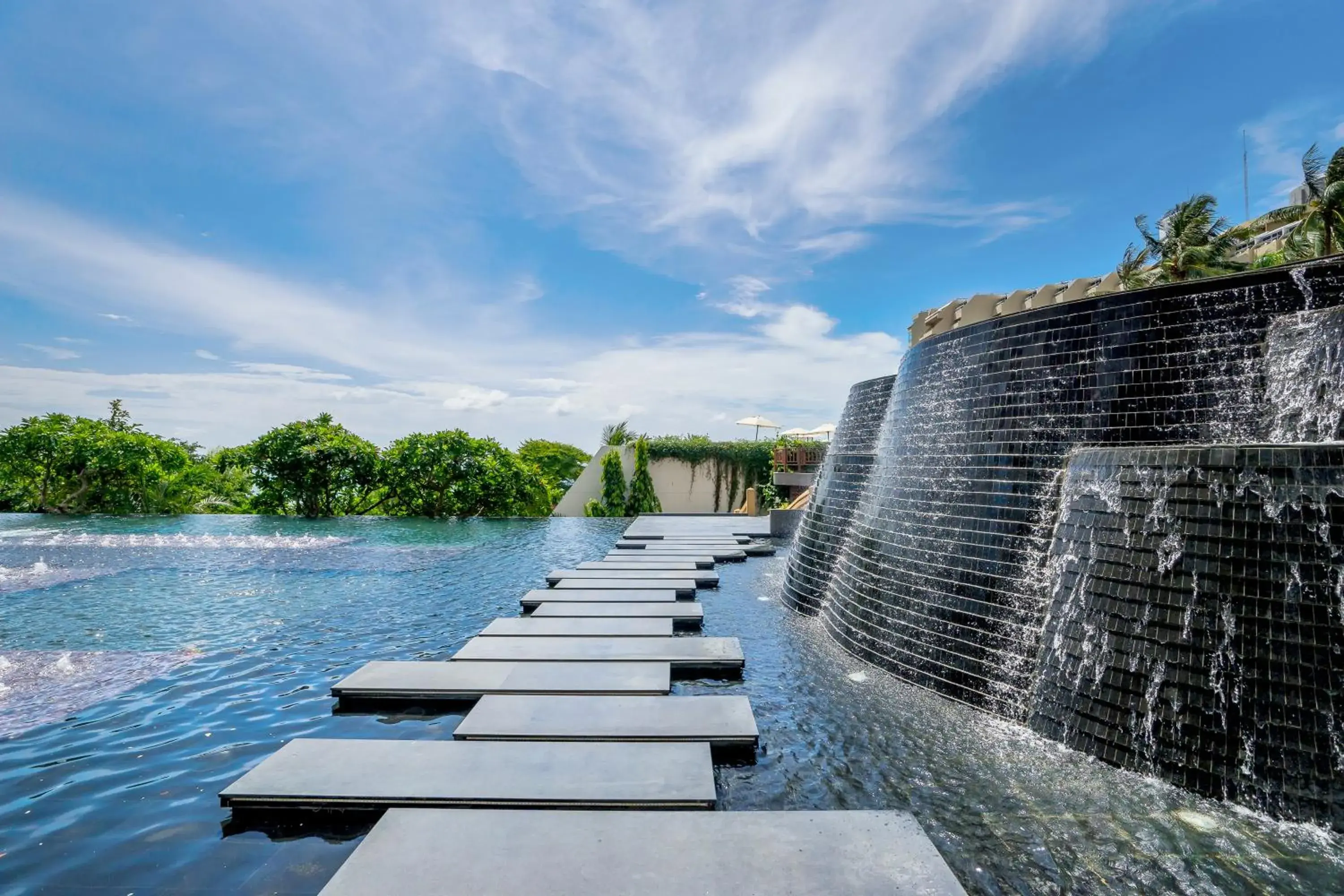 Swimming pool in Royal Cliff Grand Hotel Pattaya Swimming pool in Royal Cliff Grand Hotel Pattaya