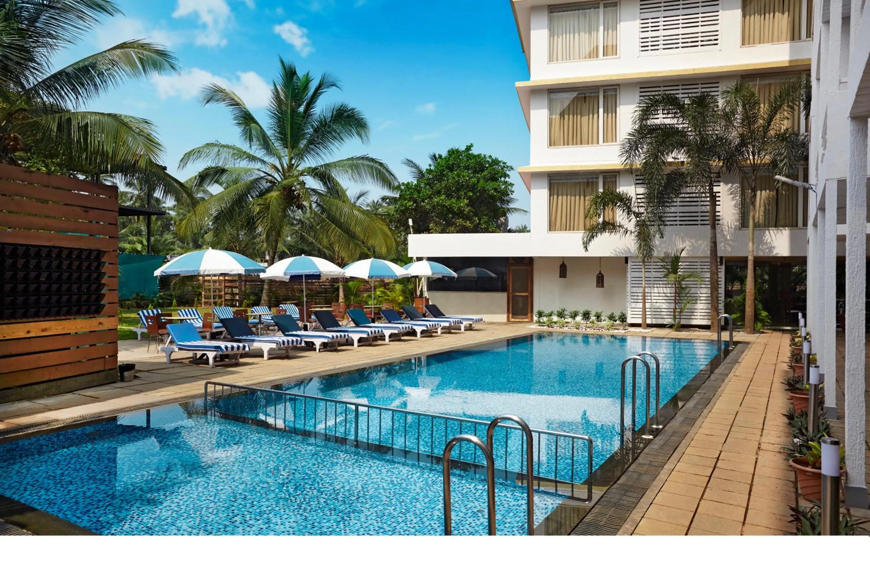 Property building in Turtle Beach Resort - Morjim