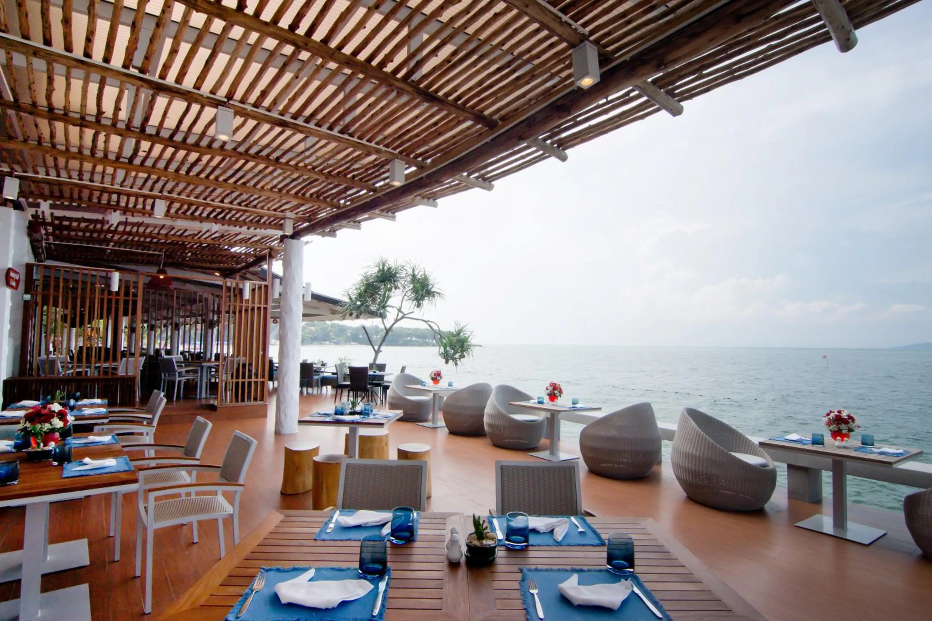 Restaurant/places to eat in Royal Cliff Beach Terrace Pattaya