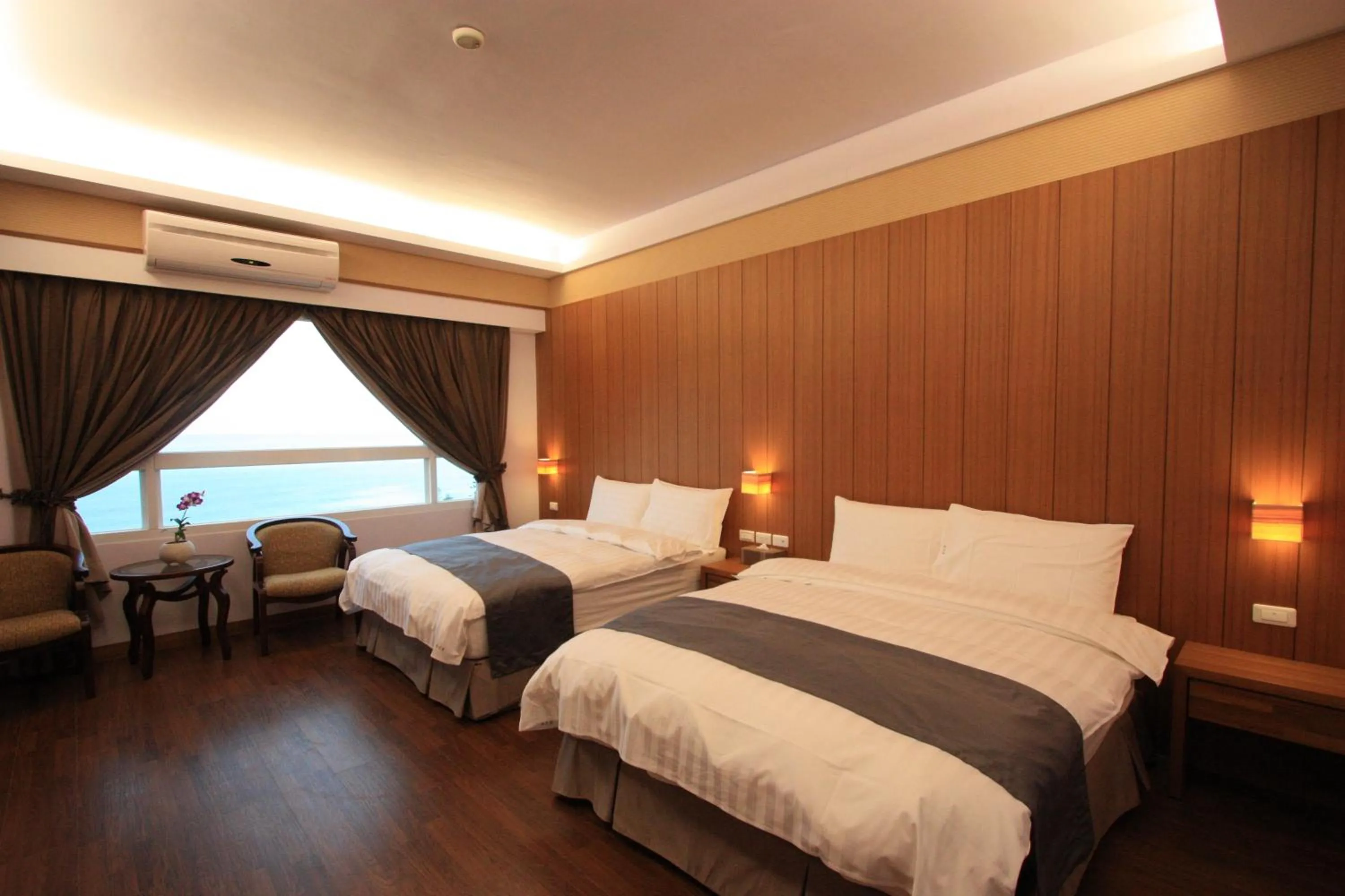 Photo of the whole room, Bed in Hai Yuansu 178