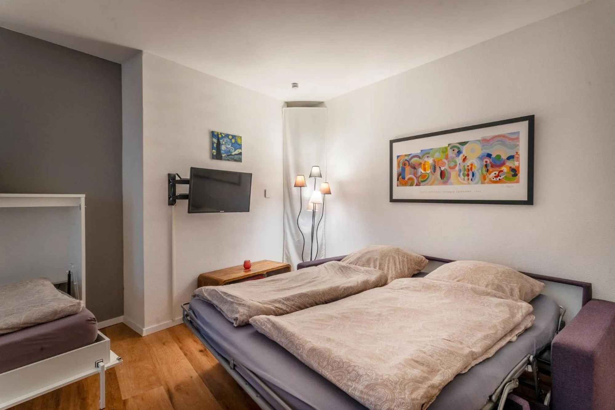 Bed in Apartment Hannover Top Citylage