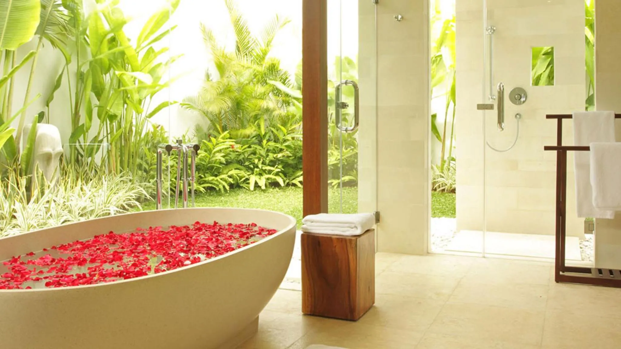 Bathroom in Villa Asante