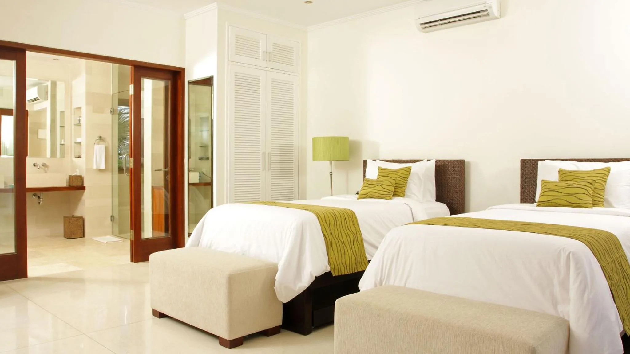 Photo of the whole room, Bed in Villa Asante