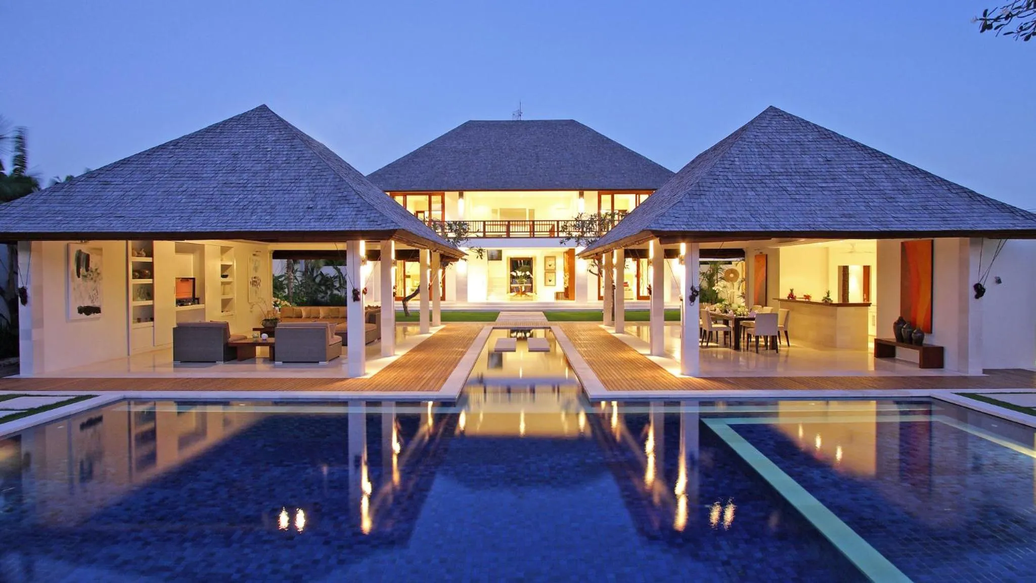 Property building in Villa Asante