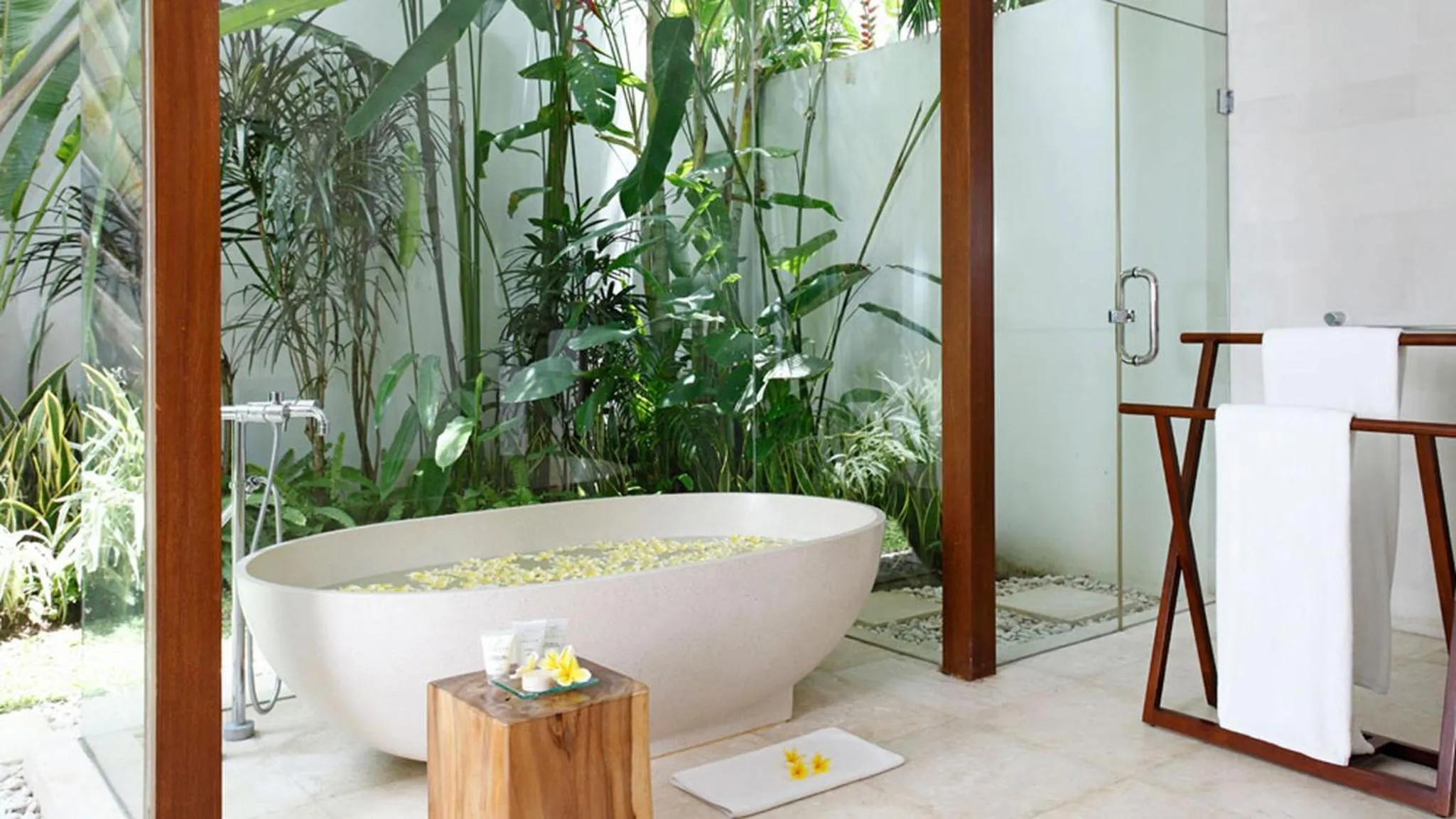 Bathroom in Villa Asante