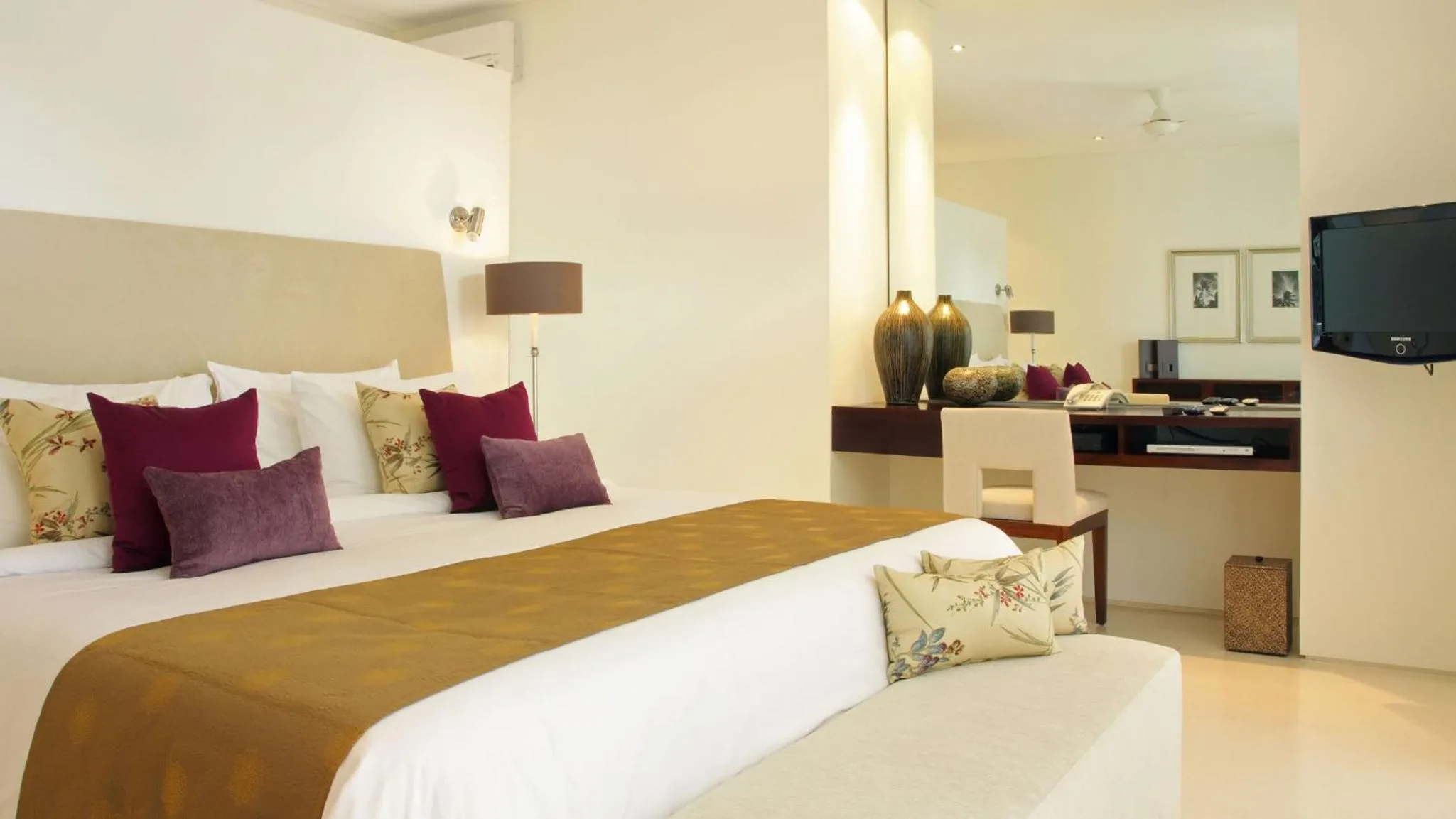 Bed in Villa Asante