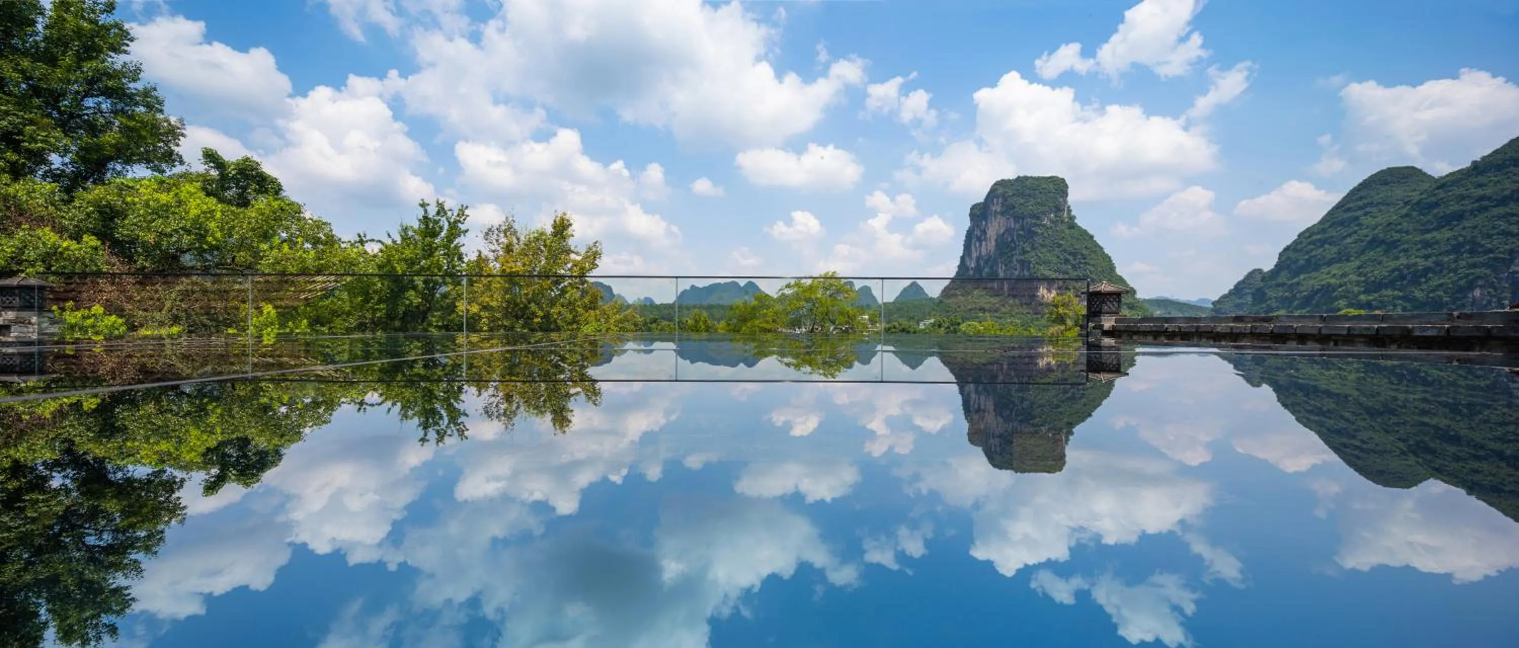 Balcony/Terrace in Yangshuo River Lodge Hotel - Airport or TS Free pick up over 3 nights