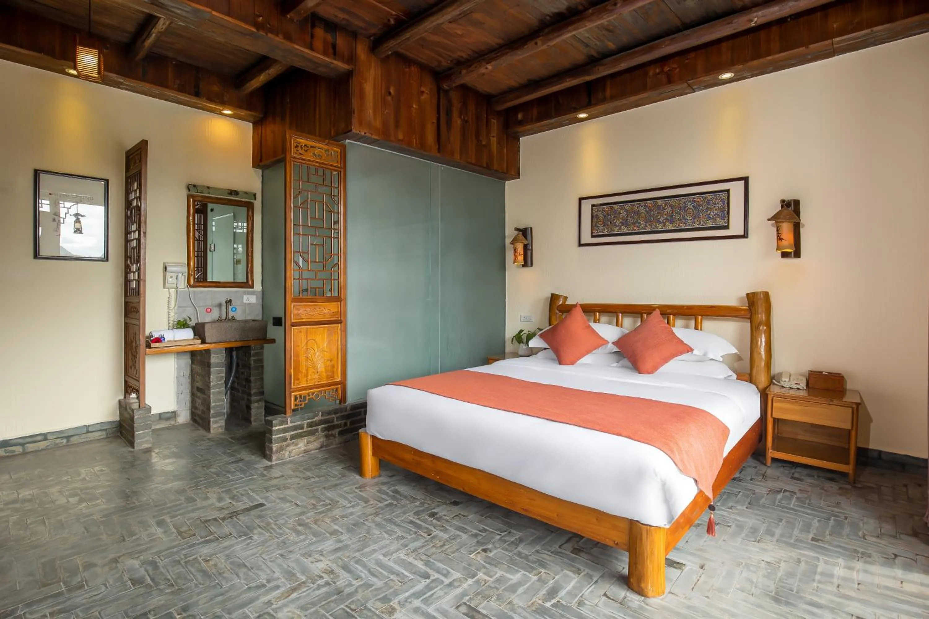 Bed in Yangshuo River Lodge Hotel - Airport or TS Free pick up over 3 nights