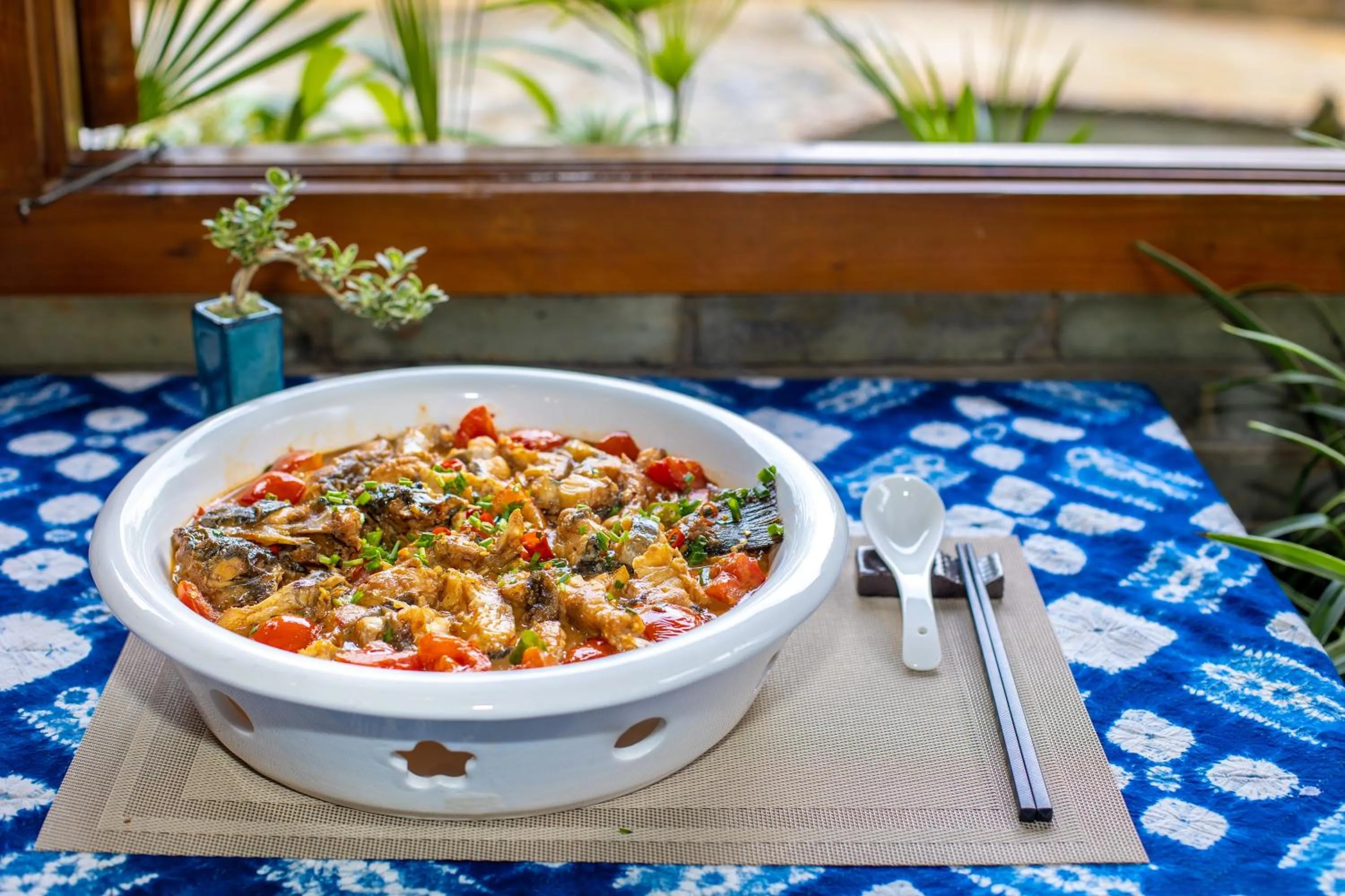 Food in Yangshuo River Lodge Hotel - Airport or TS Free pick up over 3 nights