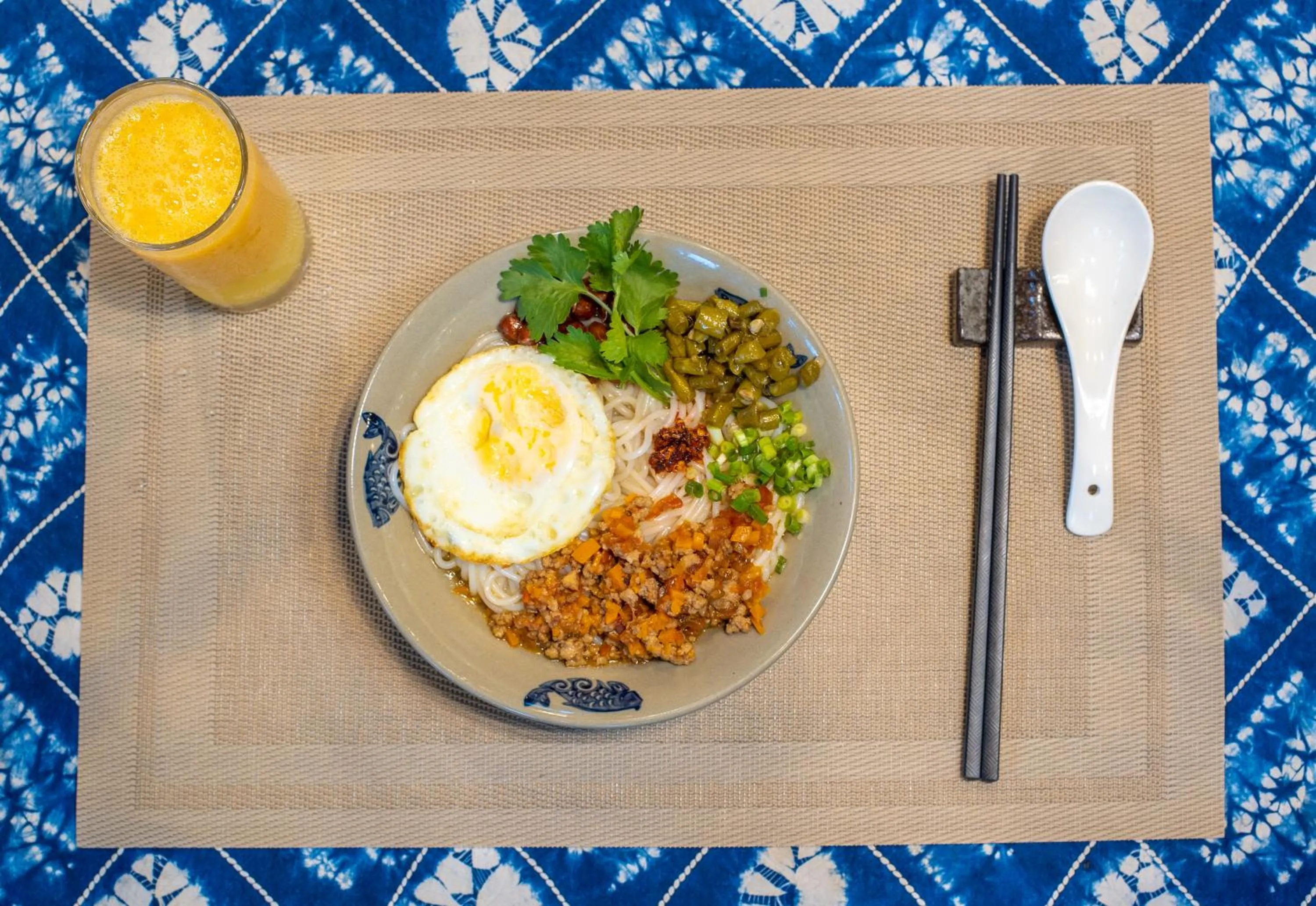 Breakfast in Yangshuo River Lodge Hotel - Airport or TS Free pick up over 3 nights