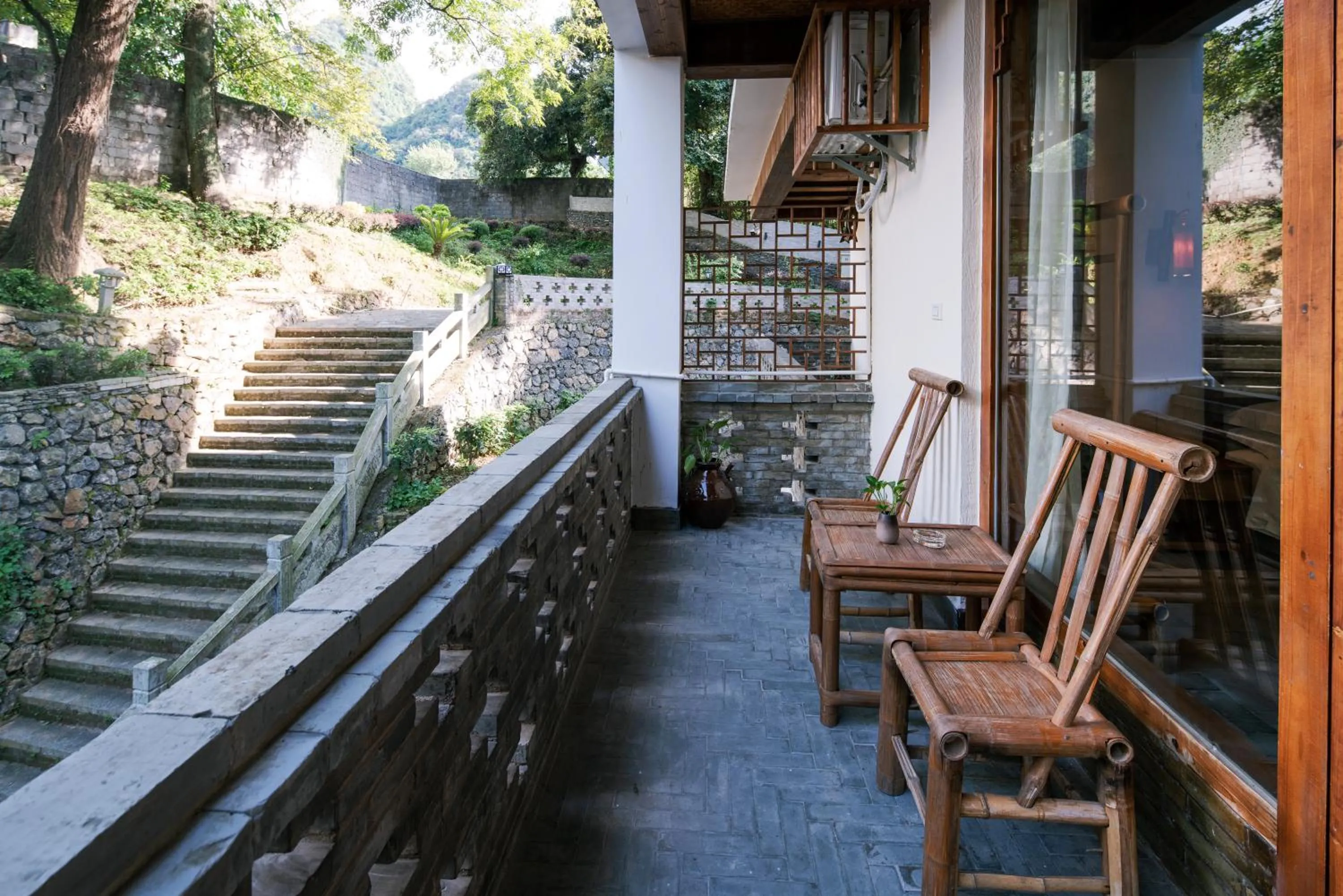 Garden in Yangshuo River Lodge Hotel - Airport or TS Free pick up over 3 nights