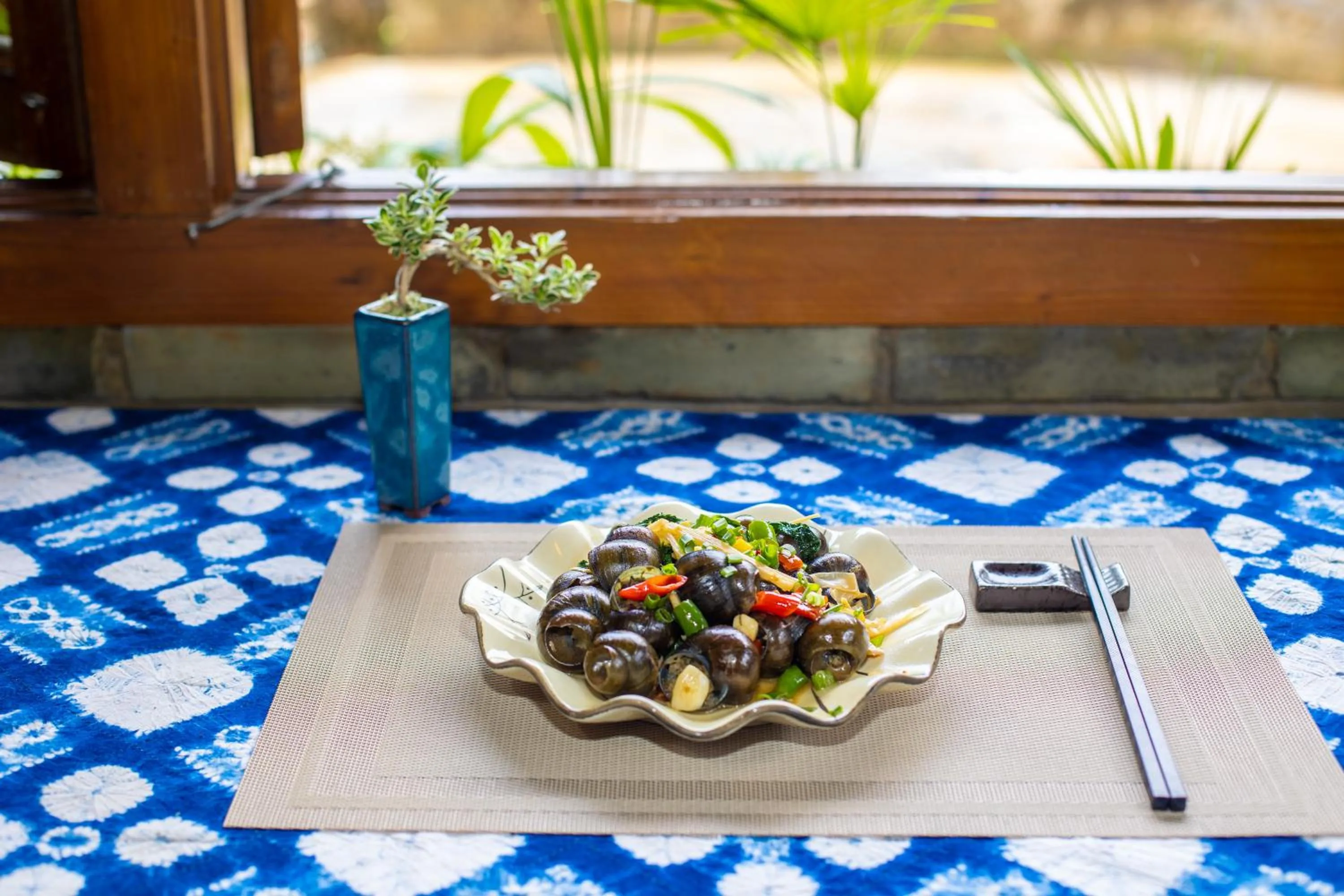 Food in Yangshuo River Lodge Hotel - Airport or TS Free pick up over 3 nights