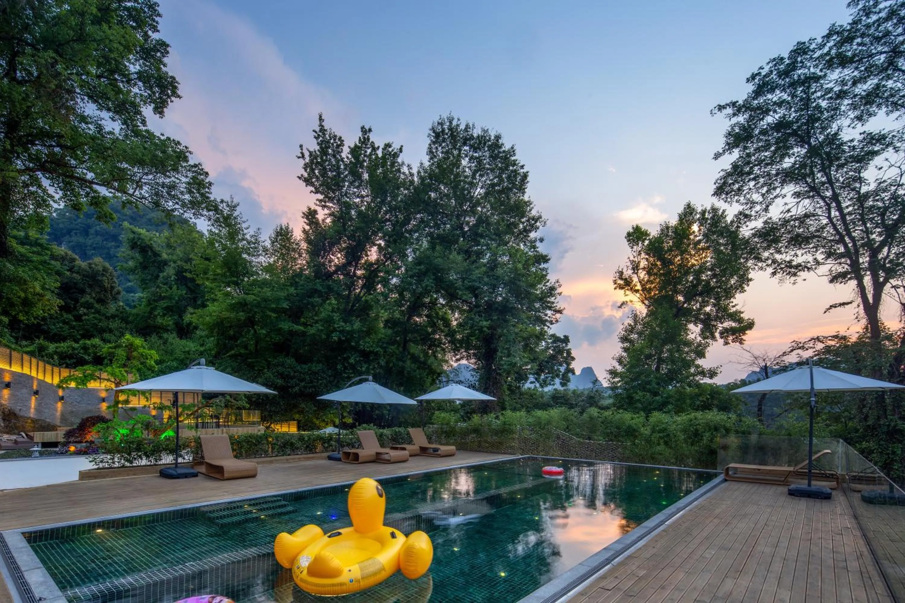 Mountain view in Yangshuo River Lodge Hotel - Airport or TS Free pick up over 3 nights