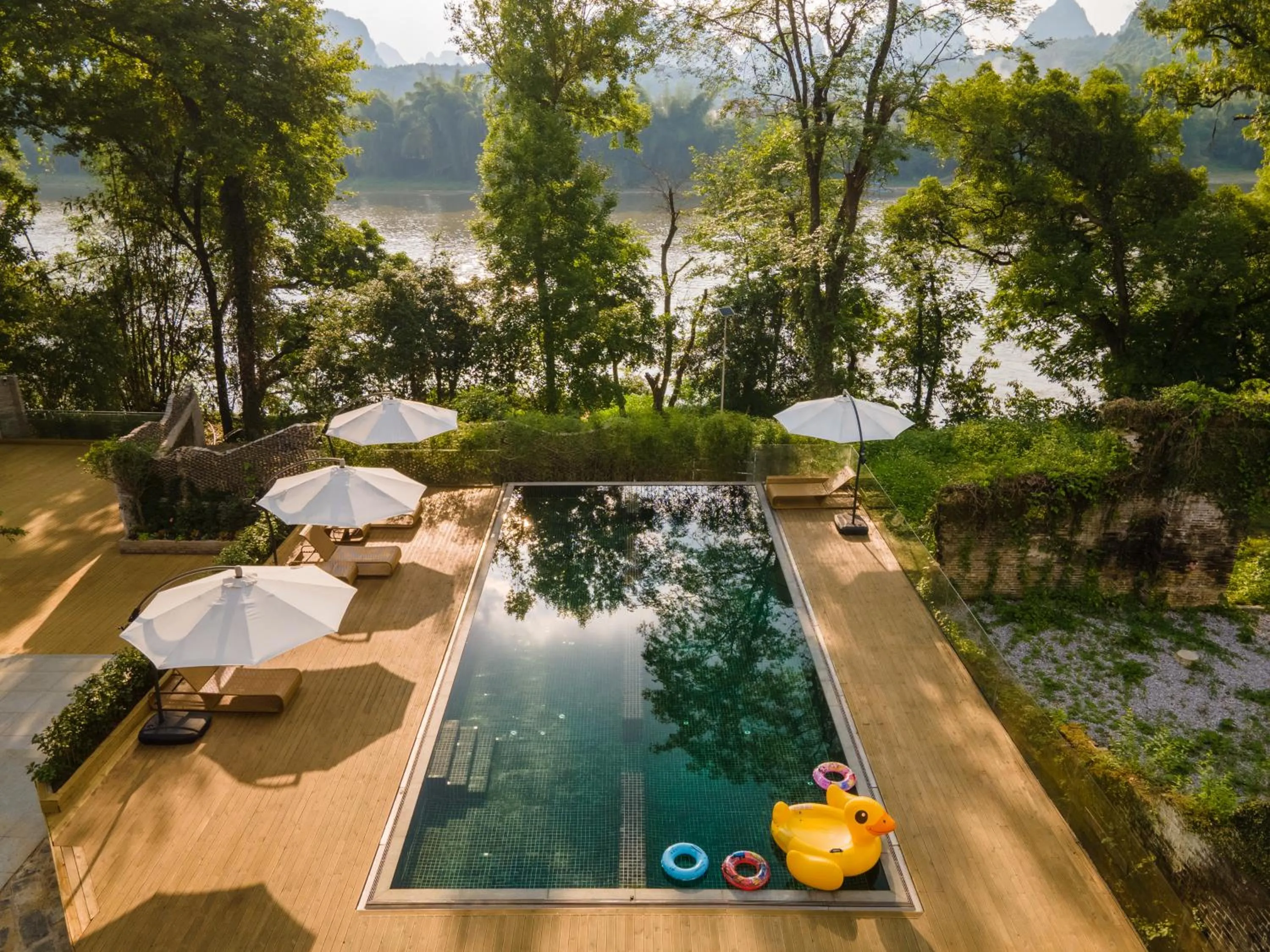 Spring in Yangshuo River Lodge Hotel - Airport or TS Free pick up over 3 nights