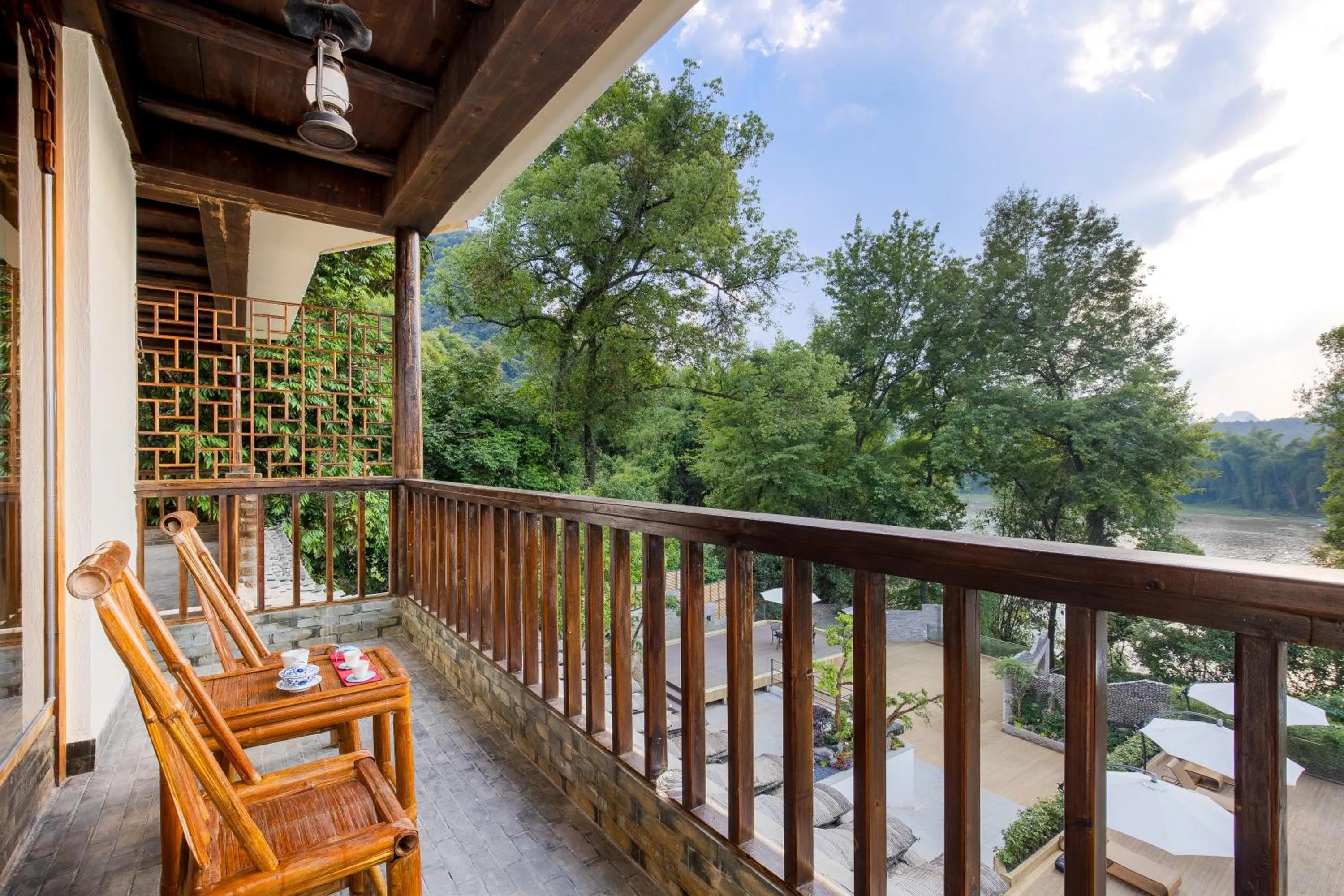 Spring in Yangshuo River Lodge Hotel - Airport or TS Free pick up over 3 nights