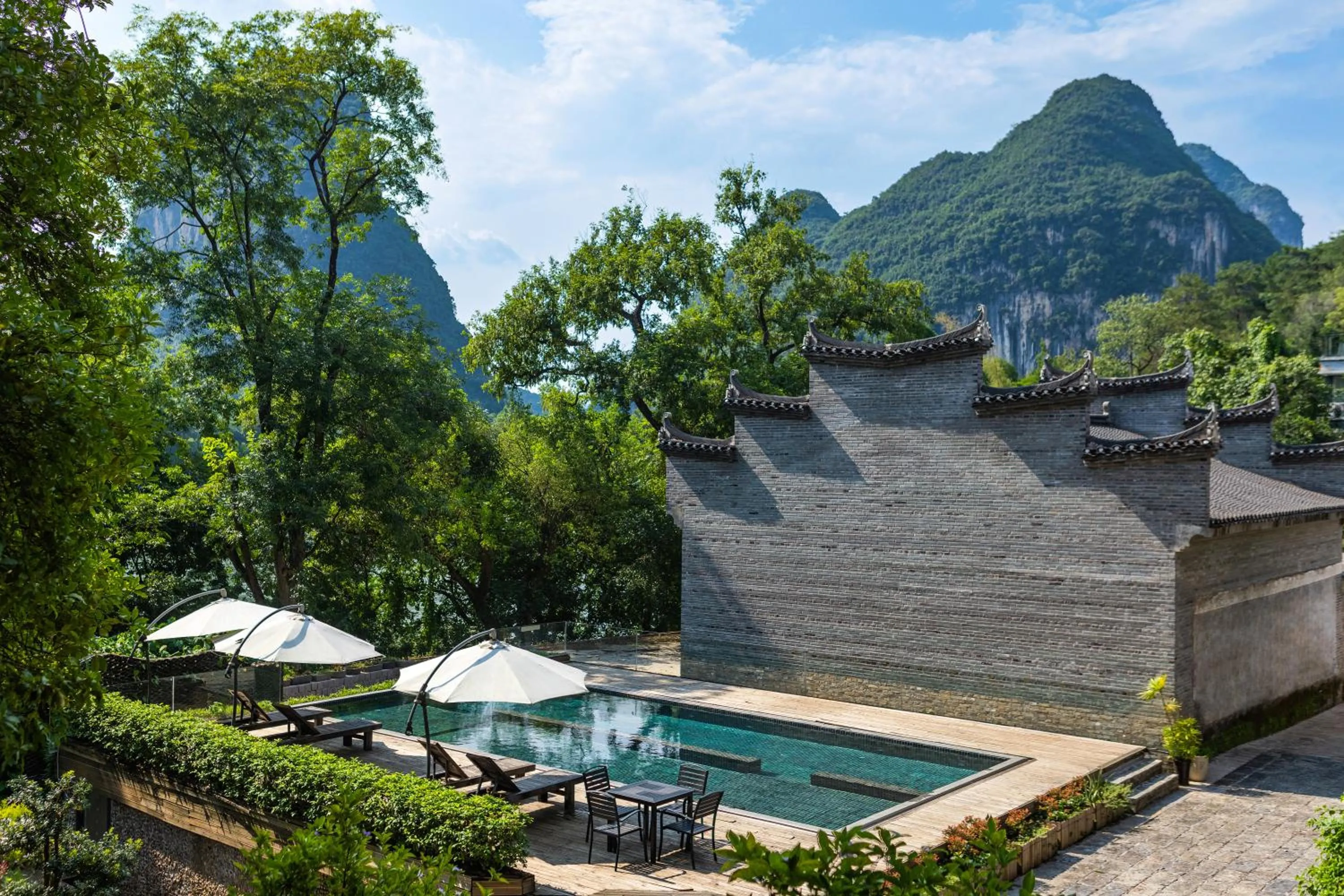 Mountain view in Yangshuo River Lodge Hotel - Airport or TS Free pick up over 3 nights