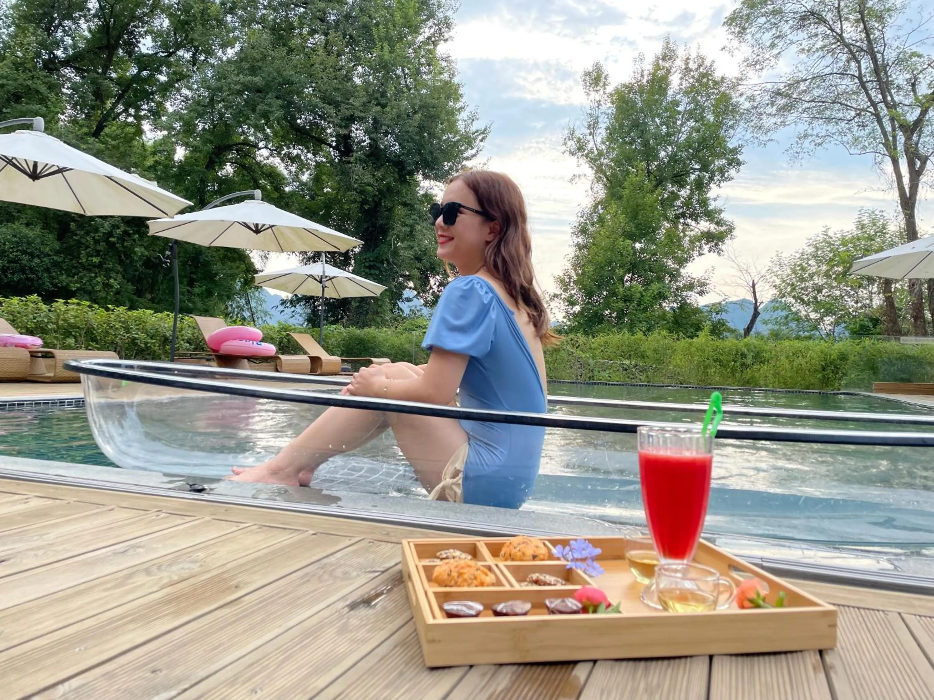 Food and drinks in Yangshuo River Lodge Hotel - Airport or TS Free pick up over 3 nights