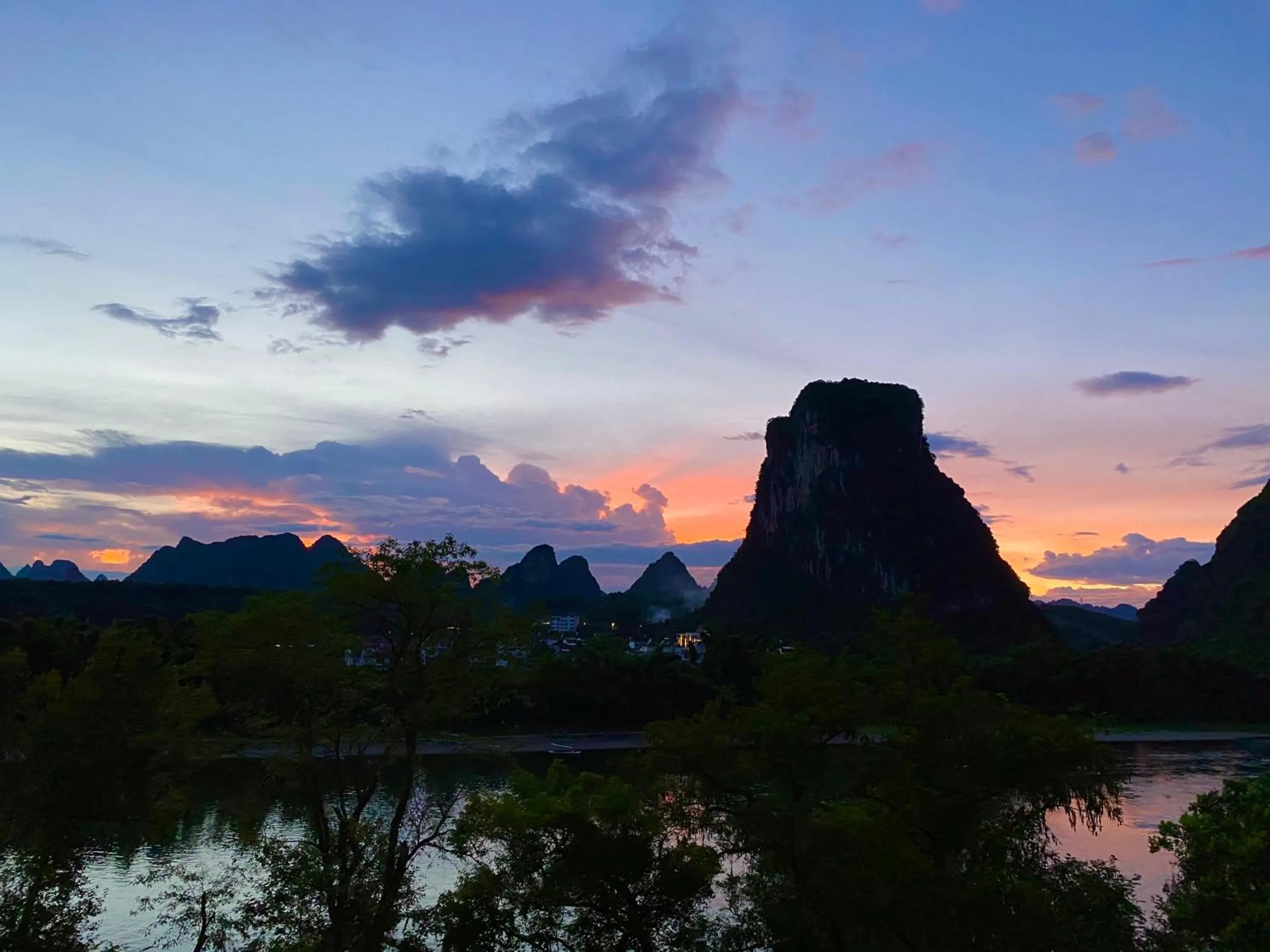 Mountain view in Yangshuo River Lodge Hotel - Airport or TS Free pick up over 3 nights