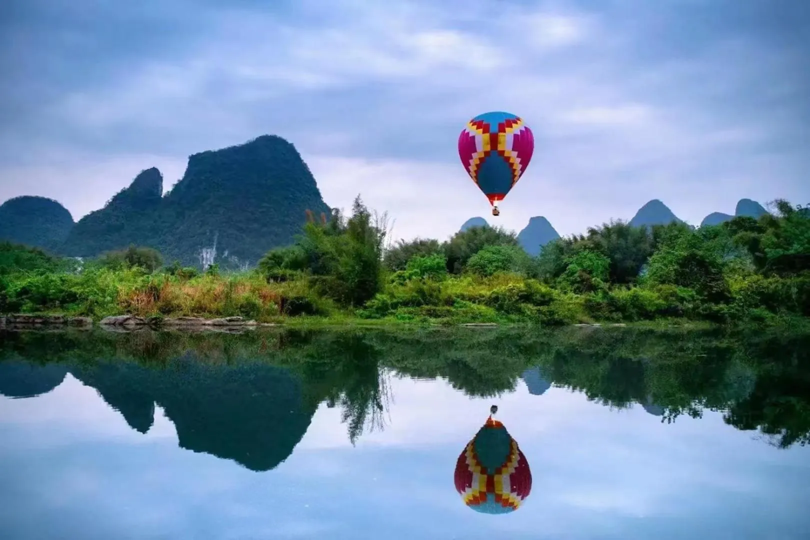Activities in Yangshuo River Lodge Hotel - Airport or TS Free pick up over 3 nights
